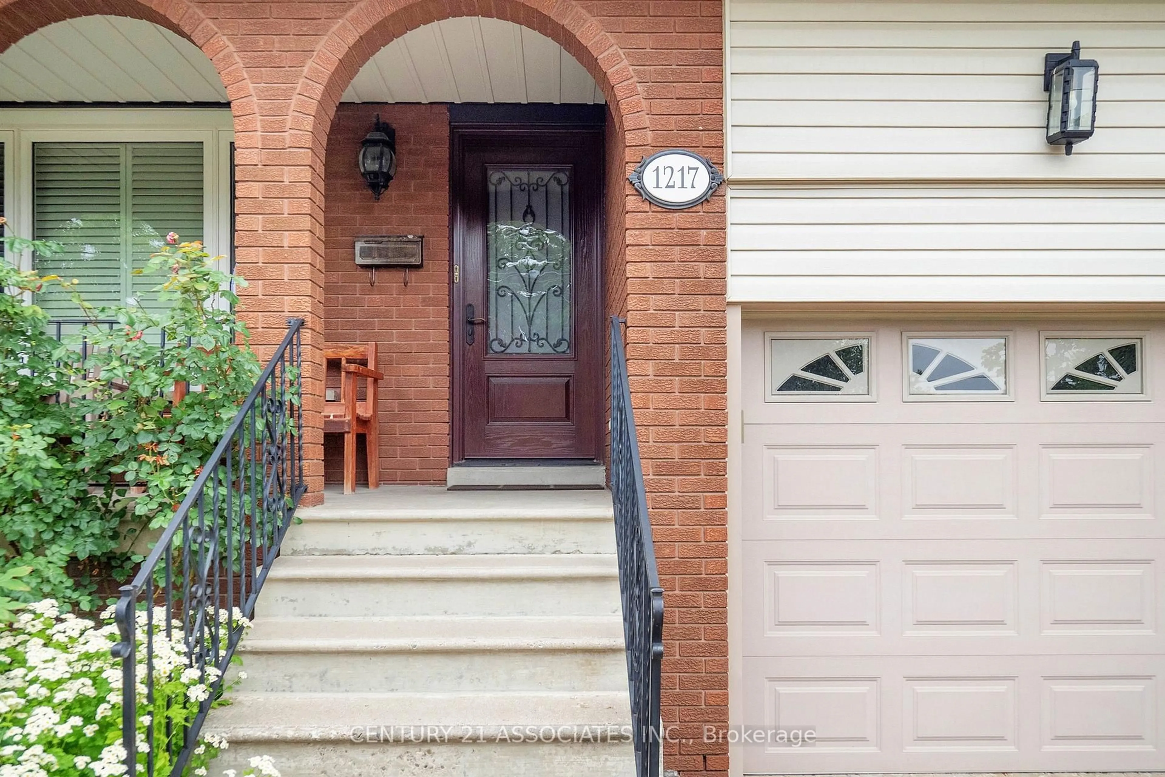 Unknown for 1217 Alexandra Ave, Mississauga Ontario L5E 2A4