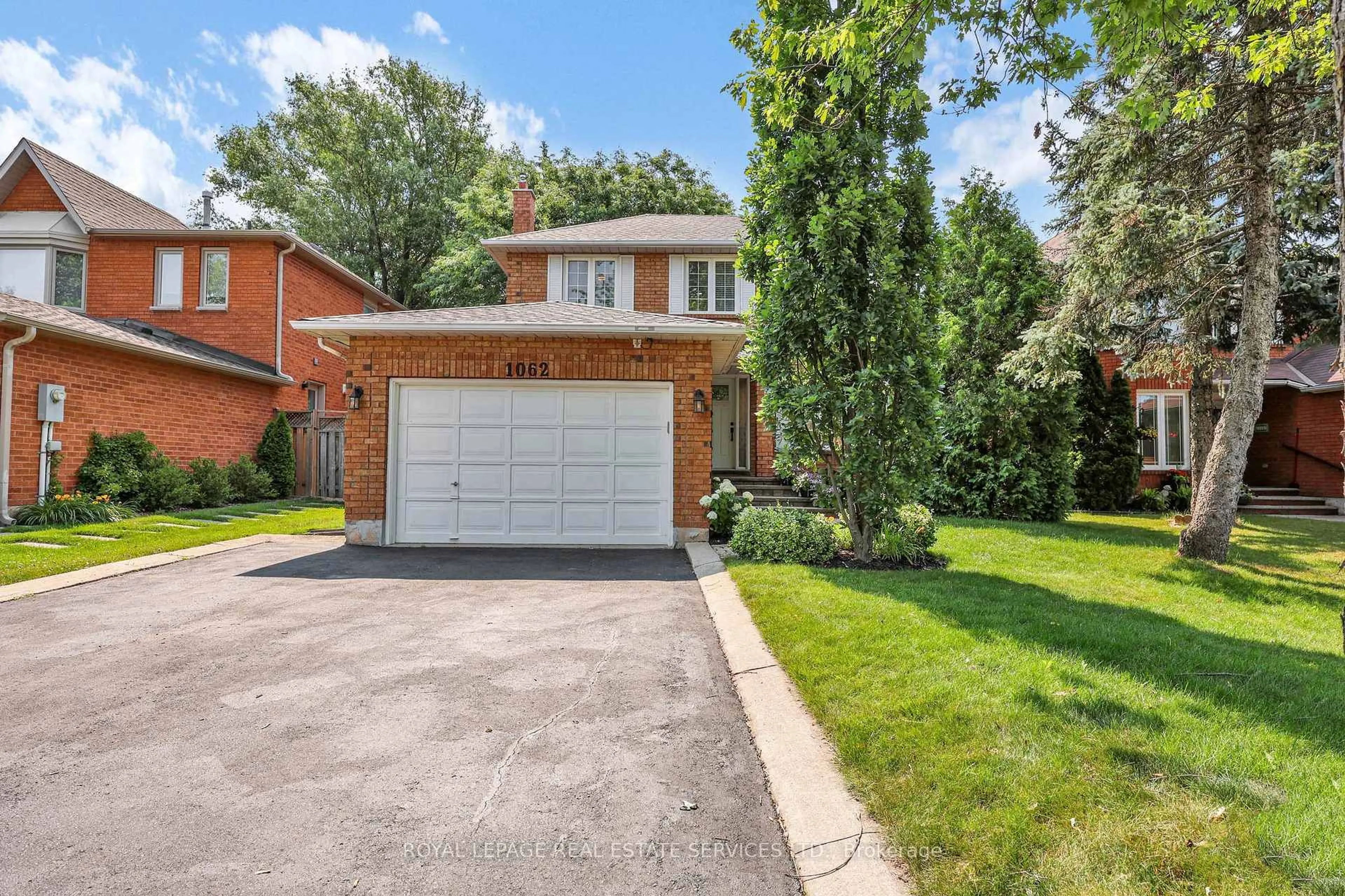 Home with brick exterior material, street for 1062 Glenbrook Ave, Oakville Ontario L6H 4A3