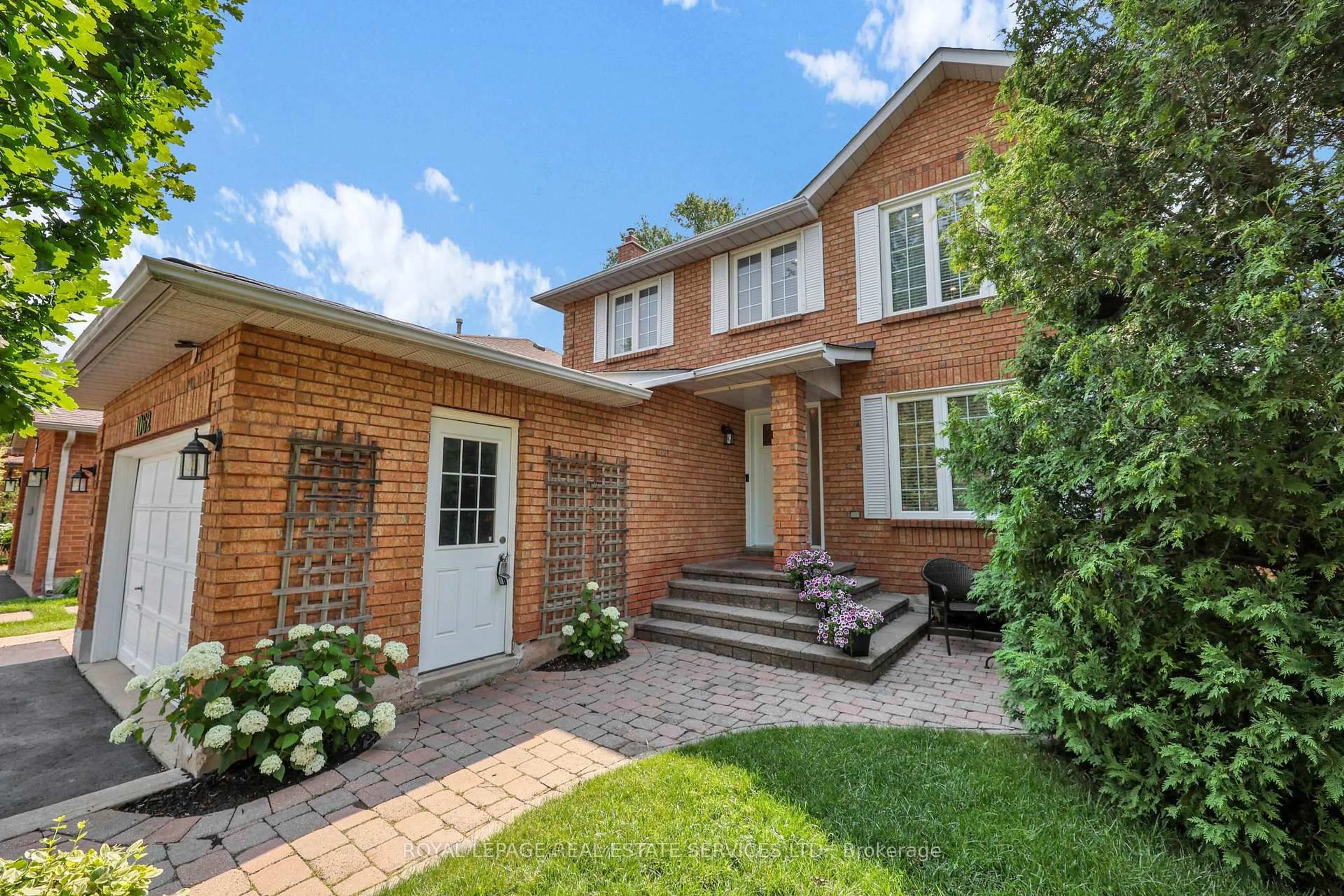 Home with brick exterior material, street for 1062 Glenbrook Ave, Oakville Ontario L6H 4A3