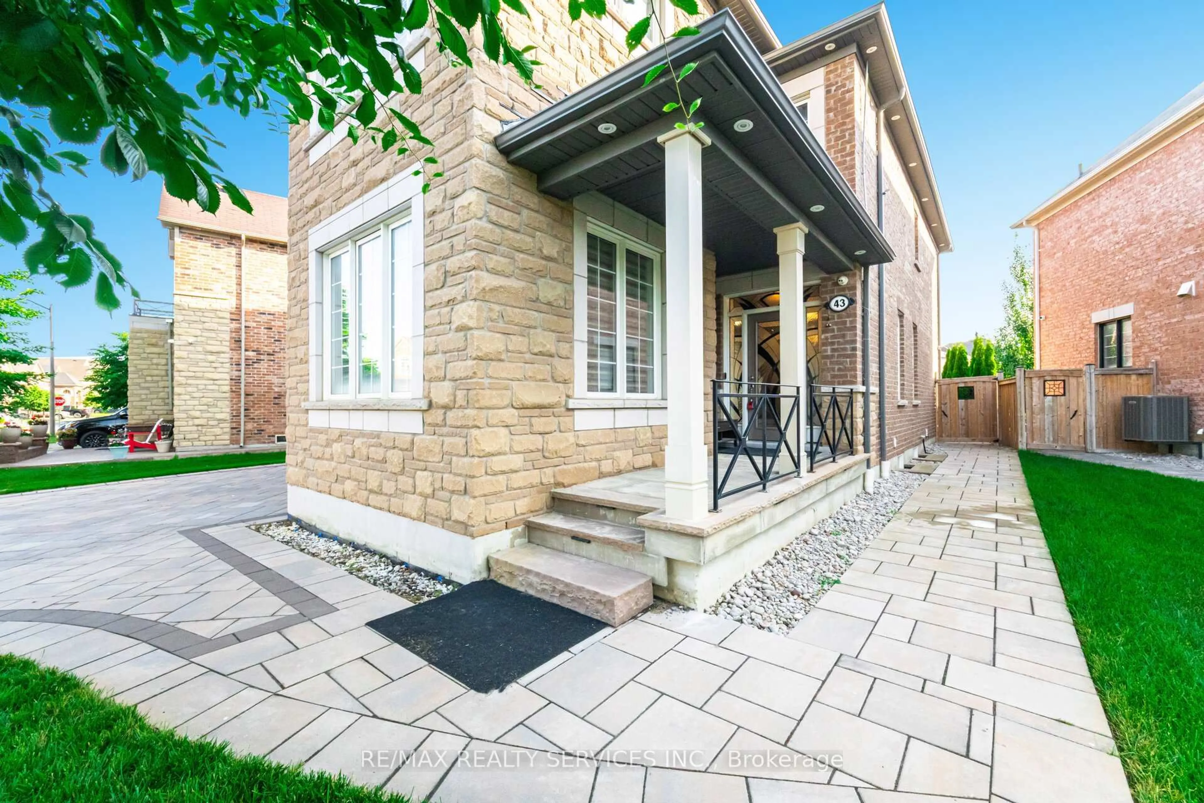 Home with brick exterior material, street for 43 Cirrus Cres, Caledon Ontario L7C 4B7