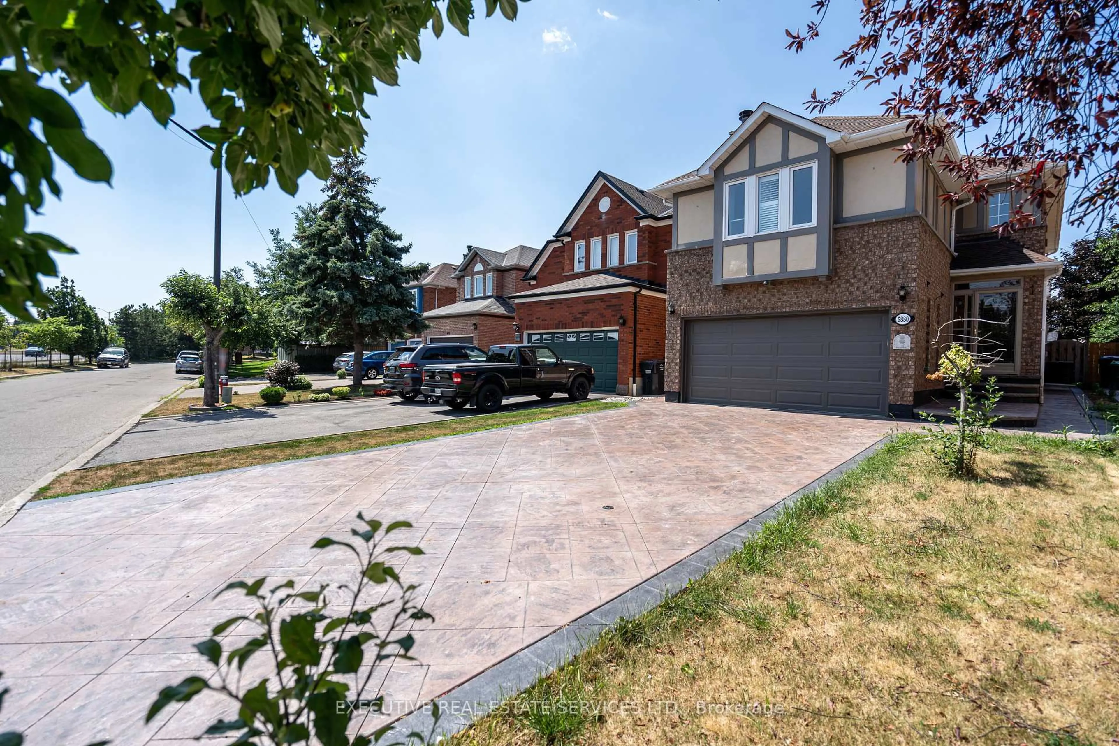 Home with brick exterior material, street for 5880 Chorley Pl, Mississauga Ontario L5M 5L7