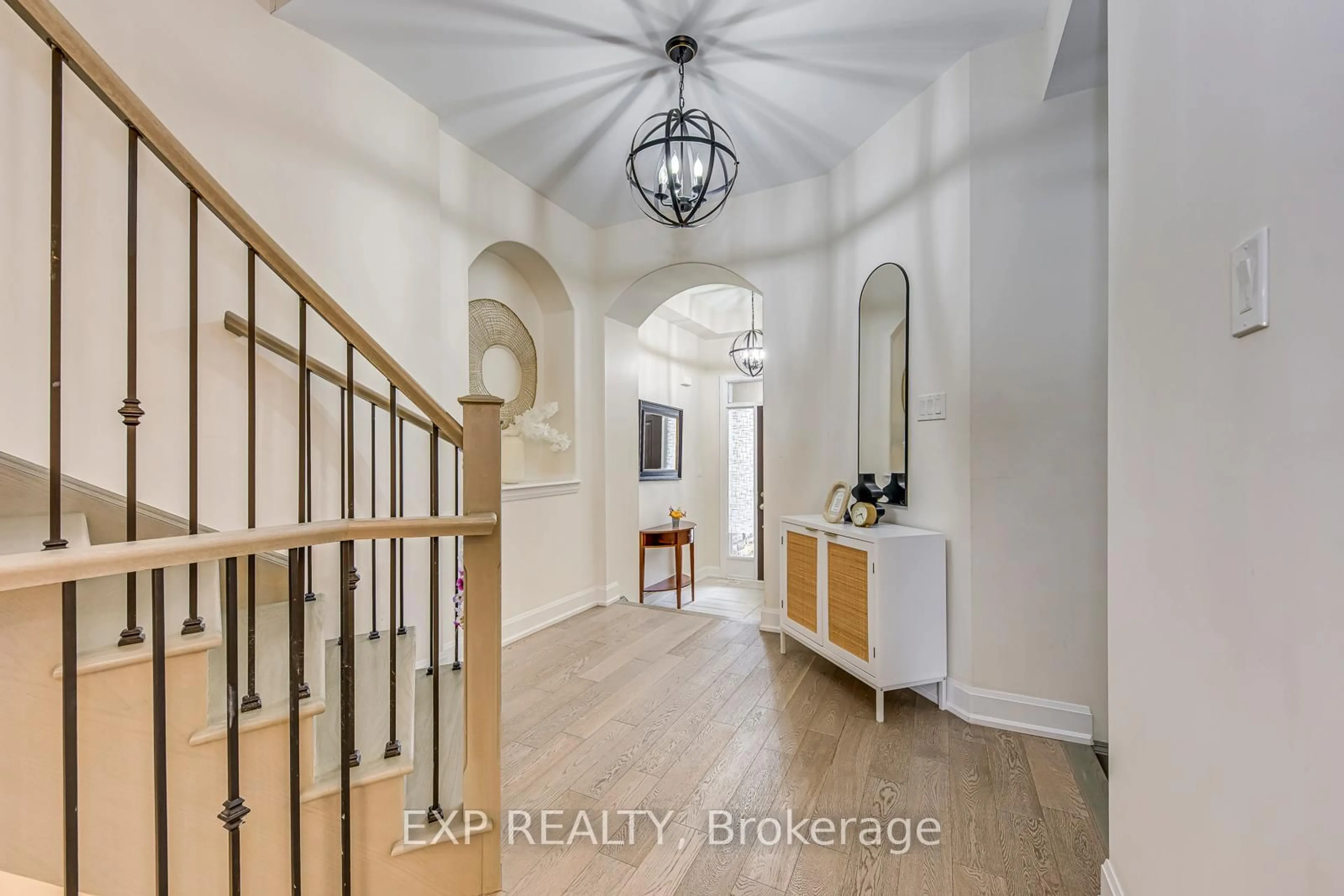 Indoor entryway for 3129 Riverpath Common, Oakville Ontario L6M 1P6