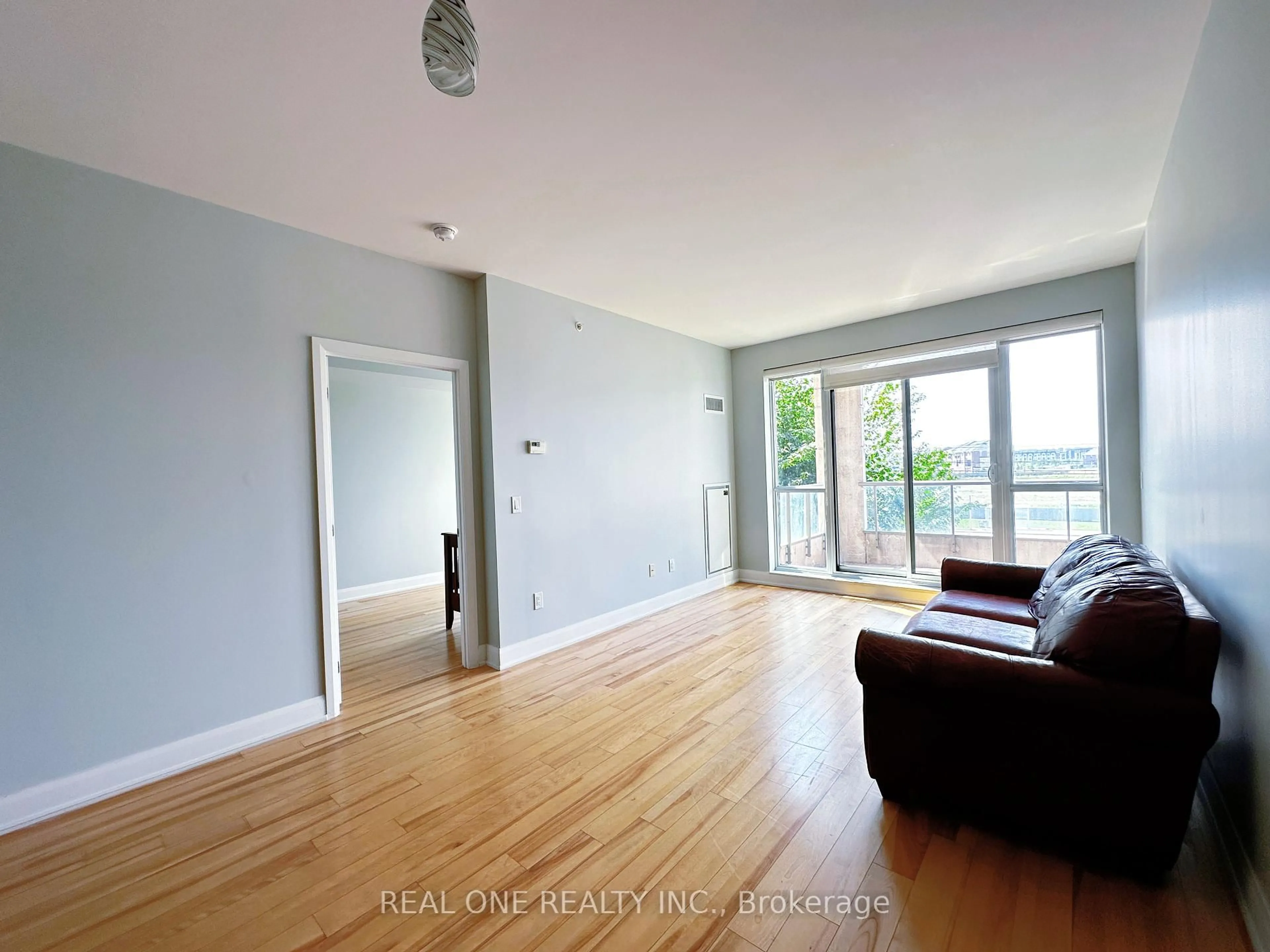 A pic of a room for 2480 Prince Michael Dr #216, Oakville Ontario L6H 0E9