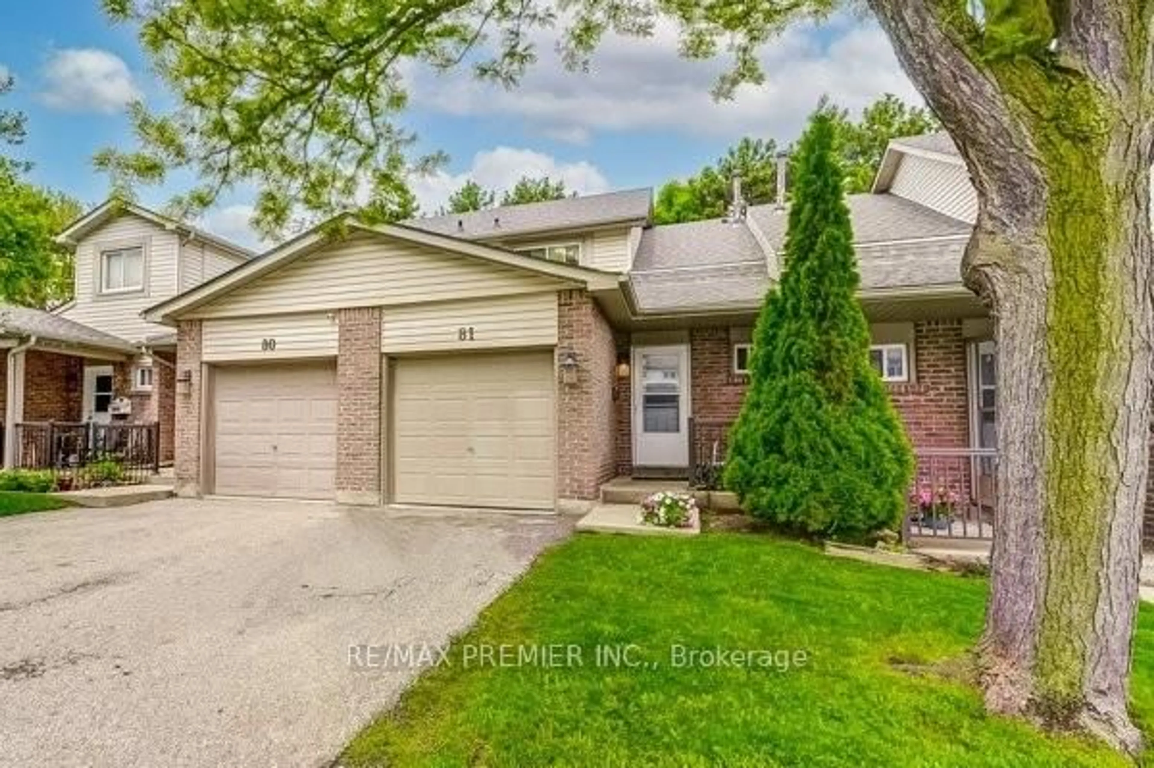 Home with brick exterior material, street for 2670 Battleford Rd #81, Mississauga Ontario L5N 2S7