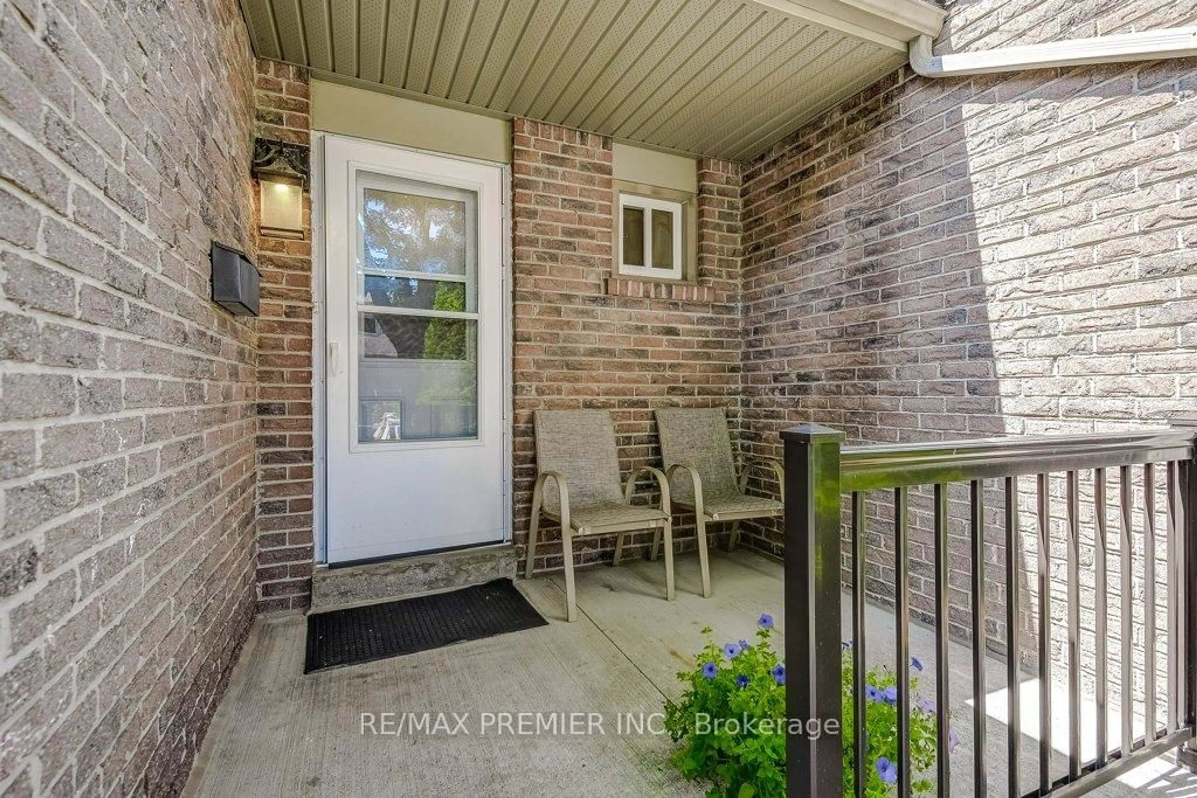 Patio, street for 2670 Battleford Rd #81, Mississauga Ontario L5N 2S7