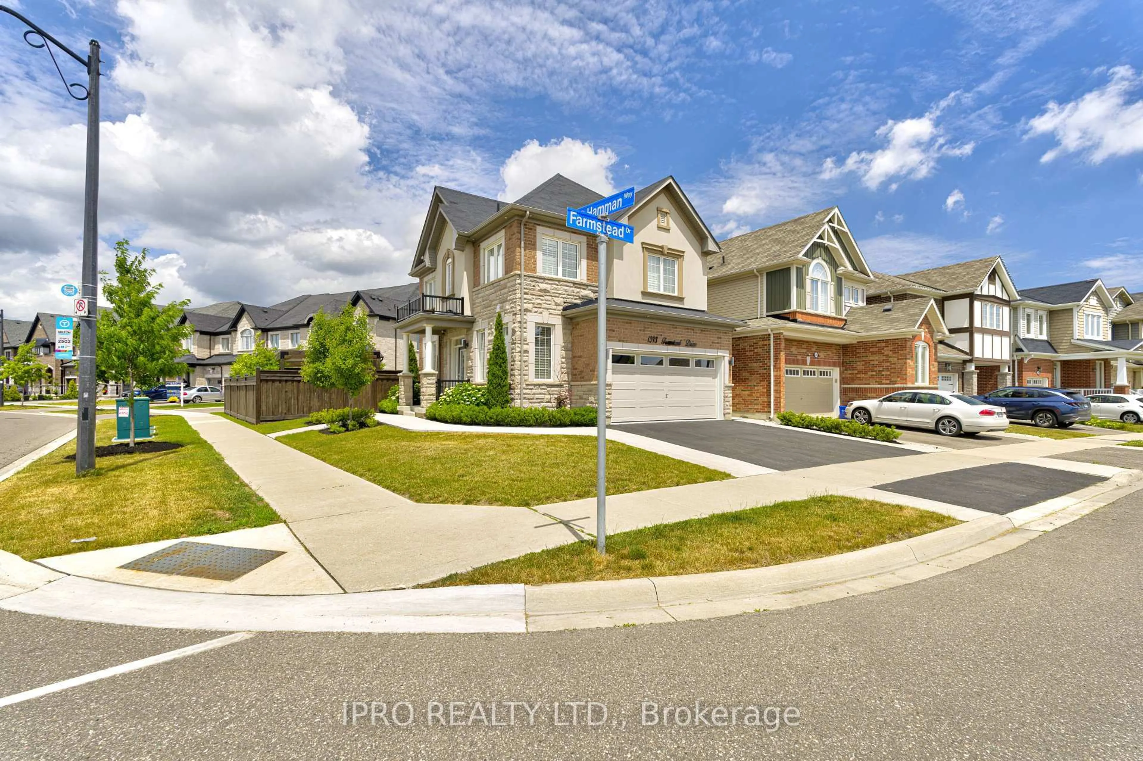 A pic from outside/outdoor area/front of a property/back of a property/a pic from drone, street for 1393 Farmstead Dr, Milton Ontario L9E 1K4
