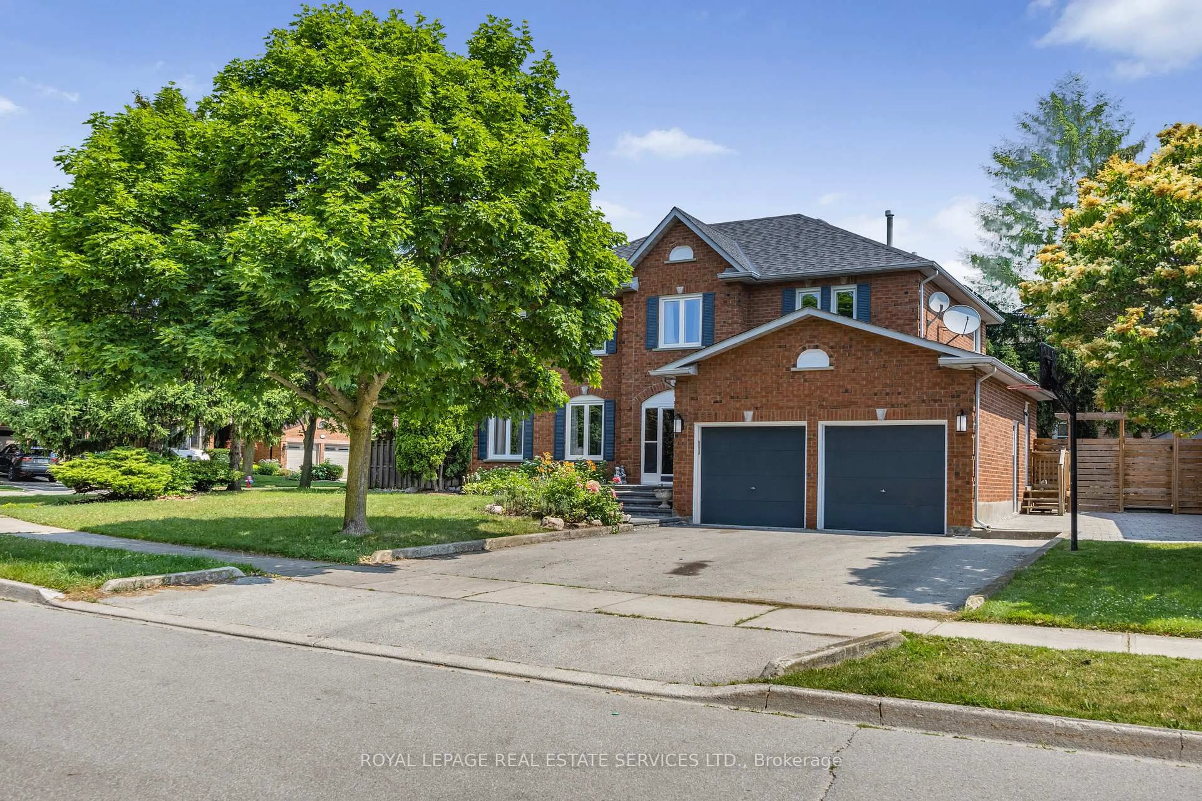 Home with brick exterior material, street for 3551 Wass Cres, Oakville Ontario L6L 6G2
