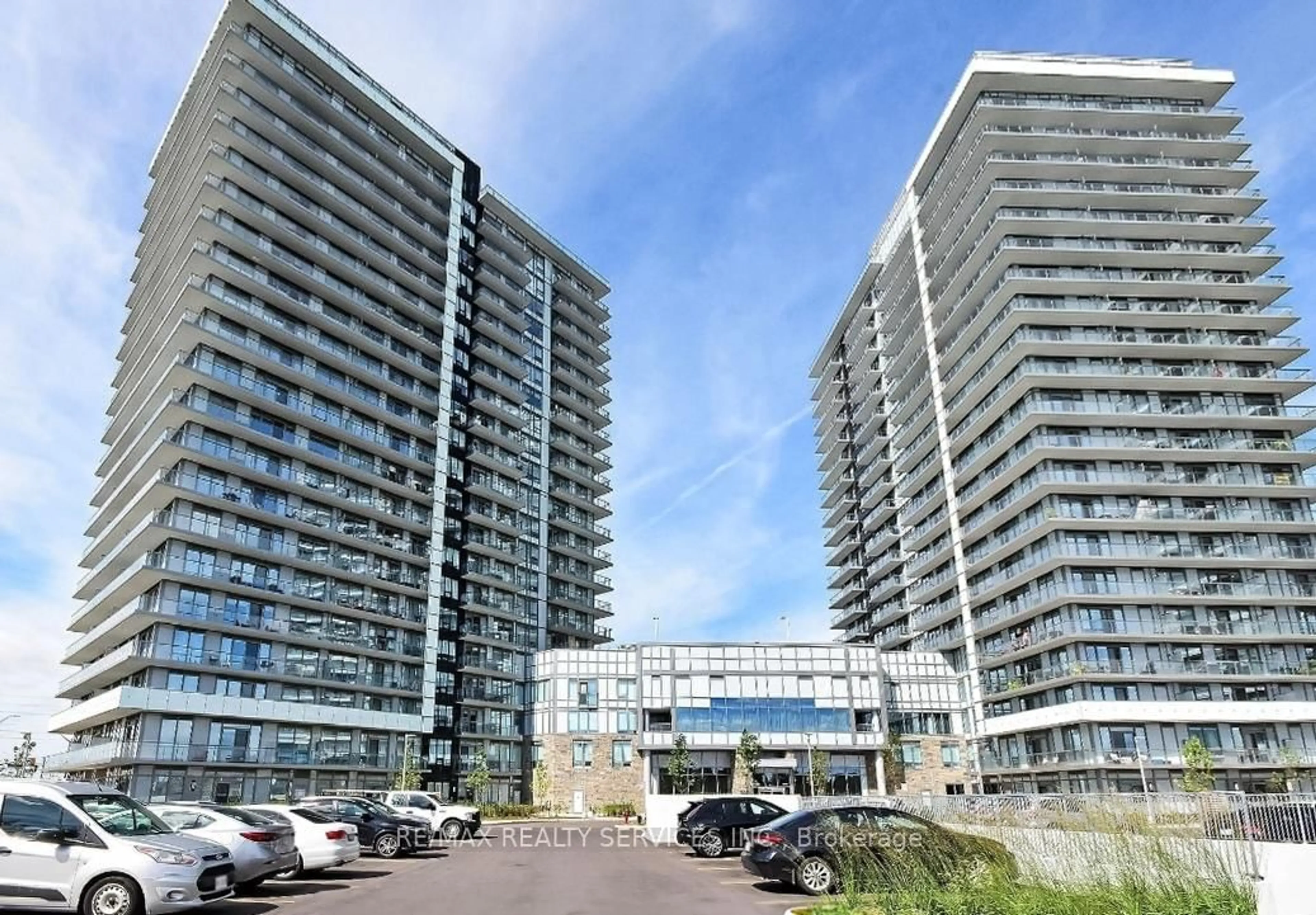 Indoor foyer for 4655 Metcalfe Ave #102B, Mississauga Ontario L5M 0Z7
