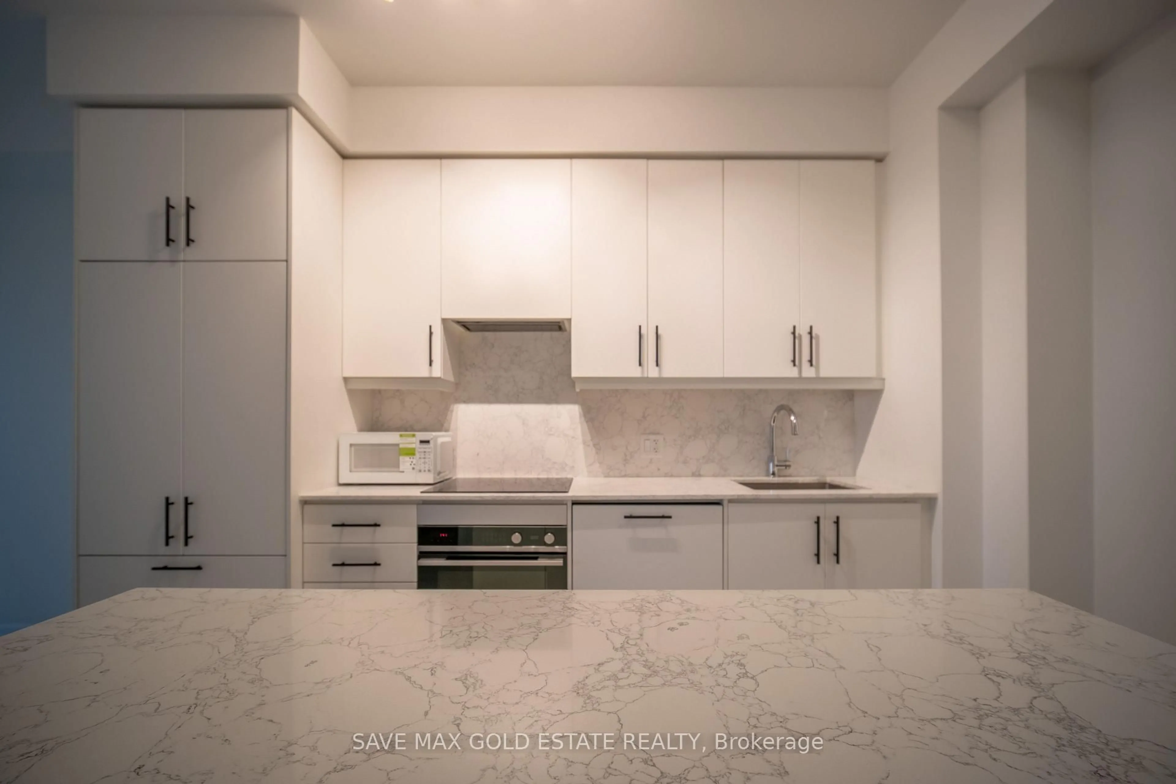 Unknown for 30 Elm Dr #809, Mississauga Ontario L5B 1L9