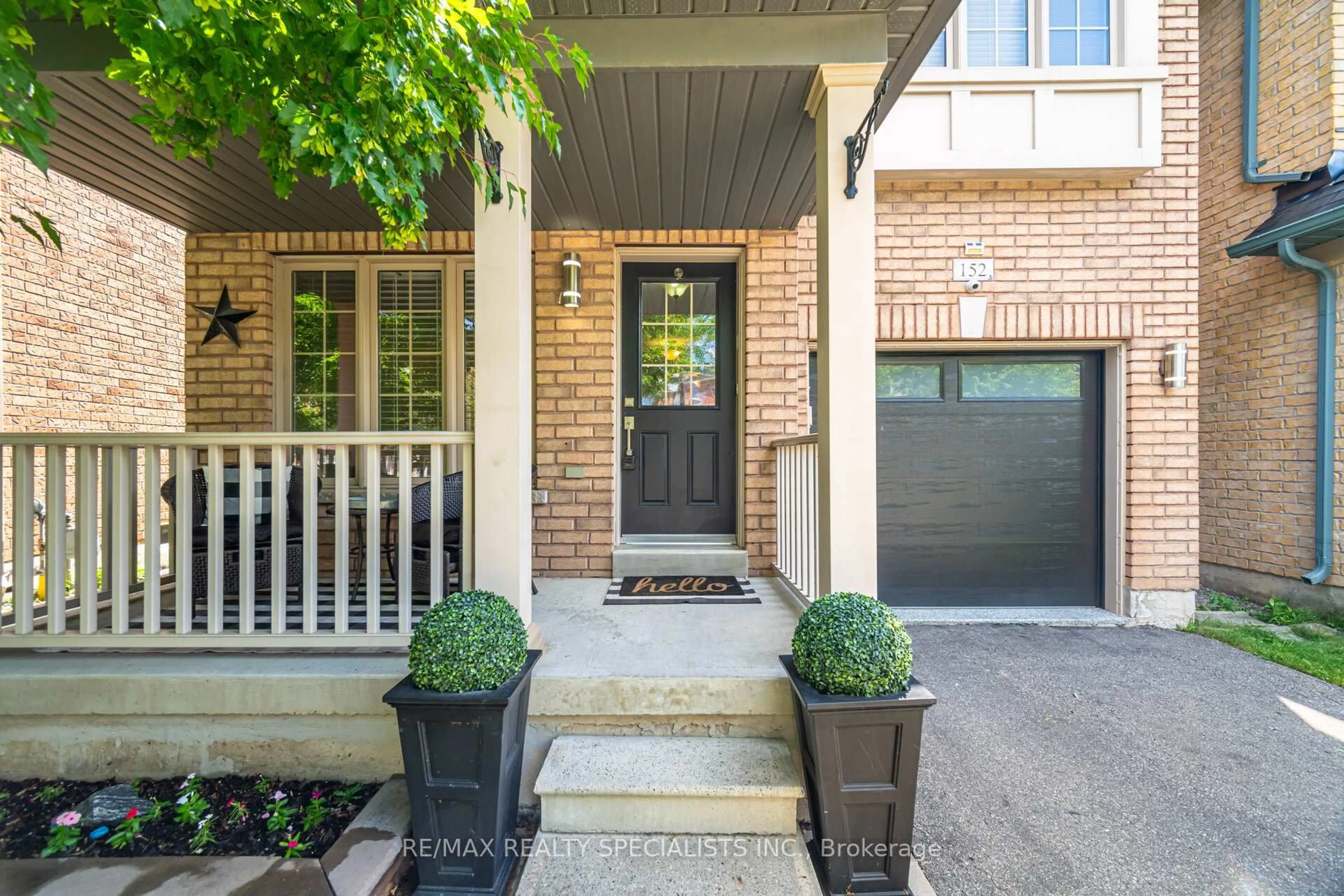 Indoor entryway for 152 Weston Dr, Milton Ontario L9T 0V6