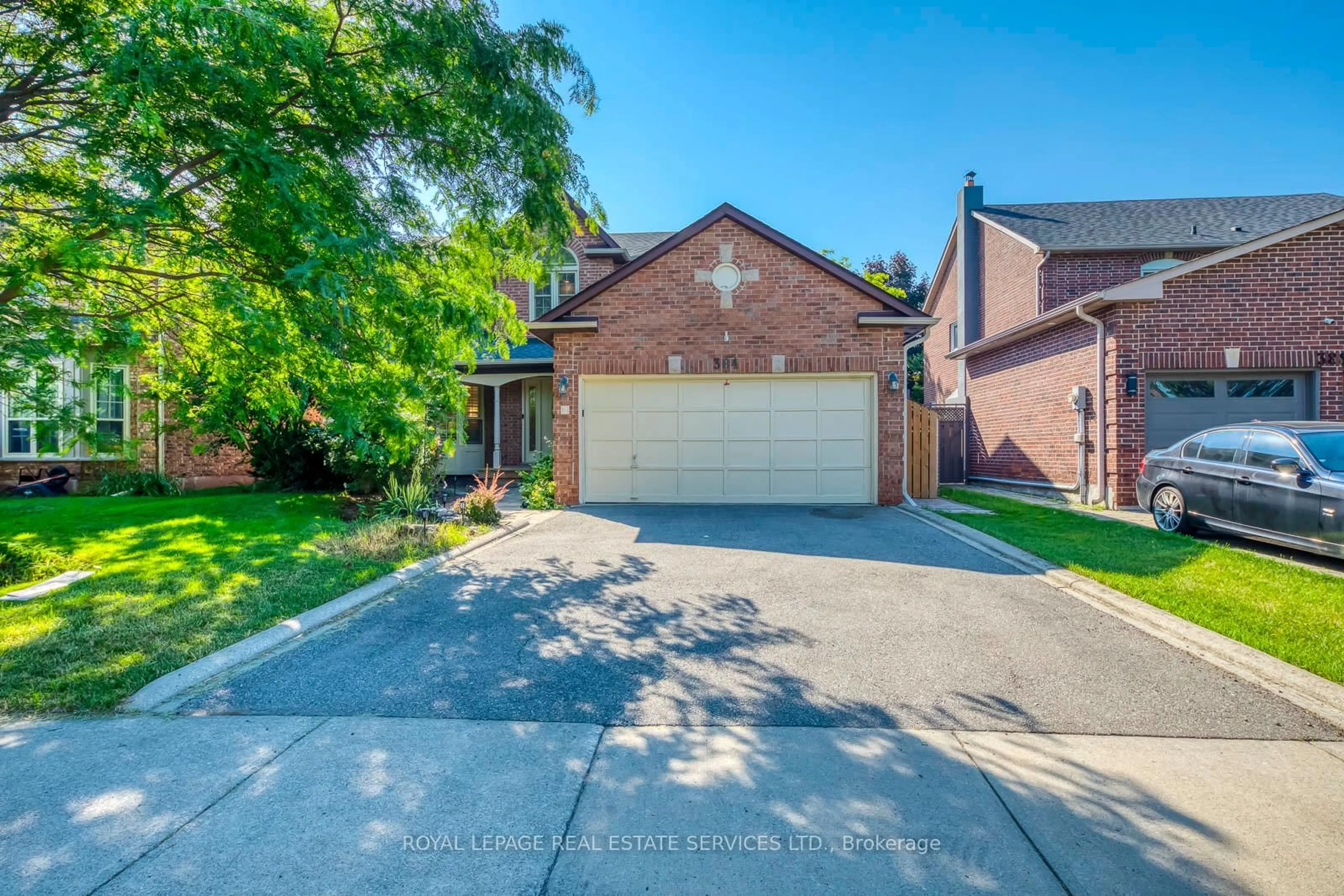 Home with brick exterior material, street for 384 RIVER OAKS Blvd, Oakville Ontario L6H 5E7