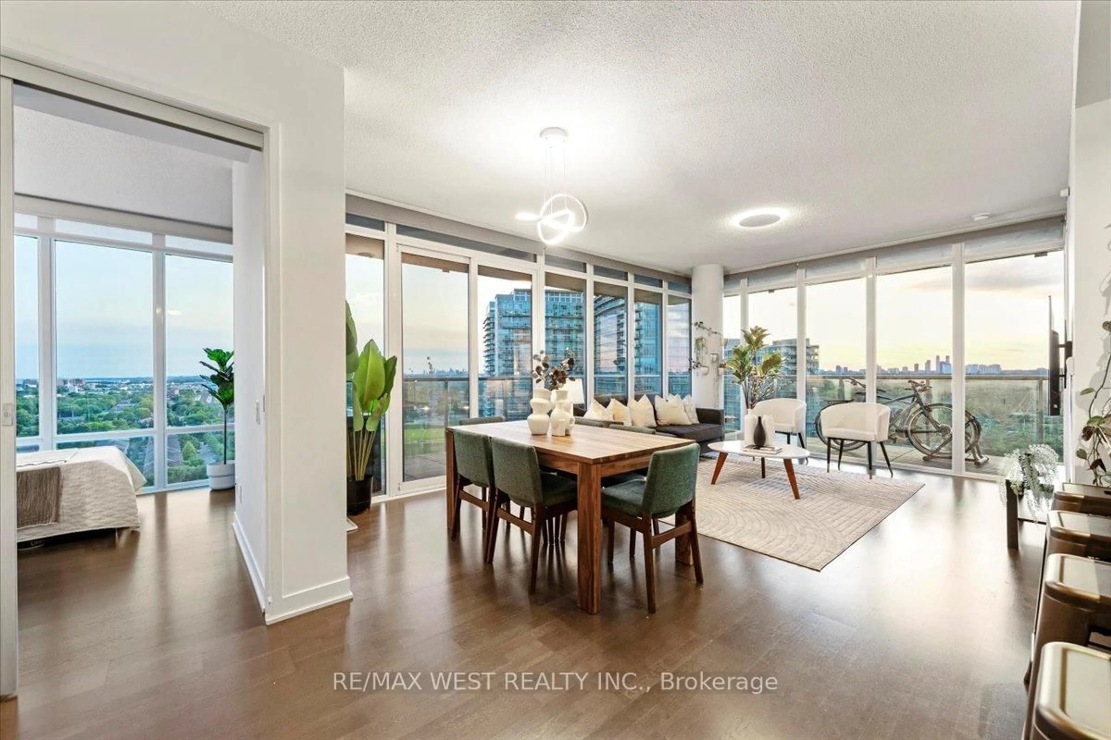 Dining room, unknown for 88 Park Lawn Rd #2116, Toronto Ontario M8Y 0B5