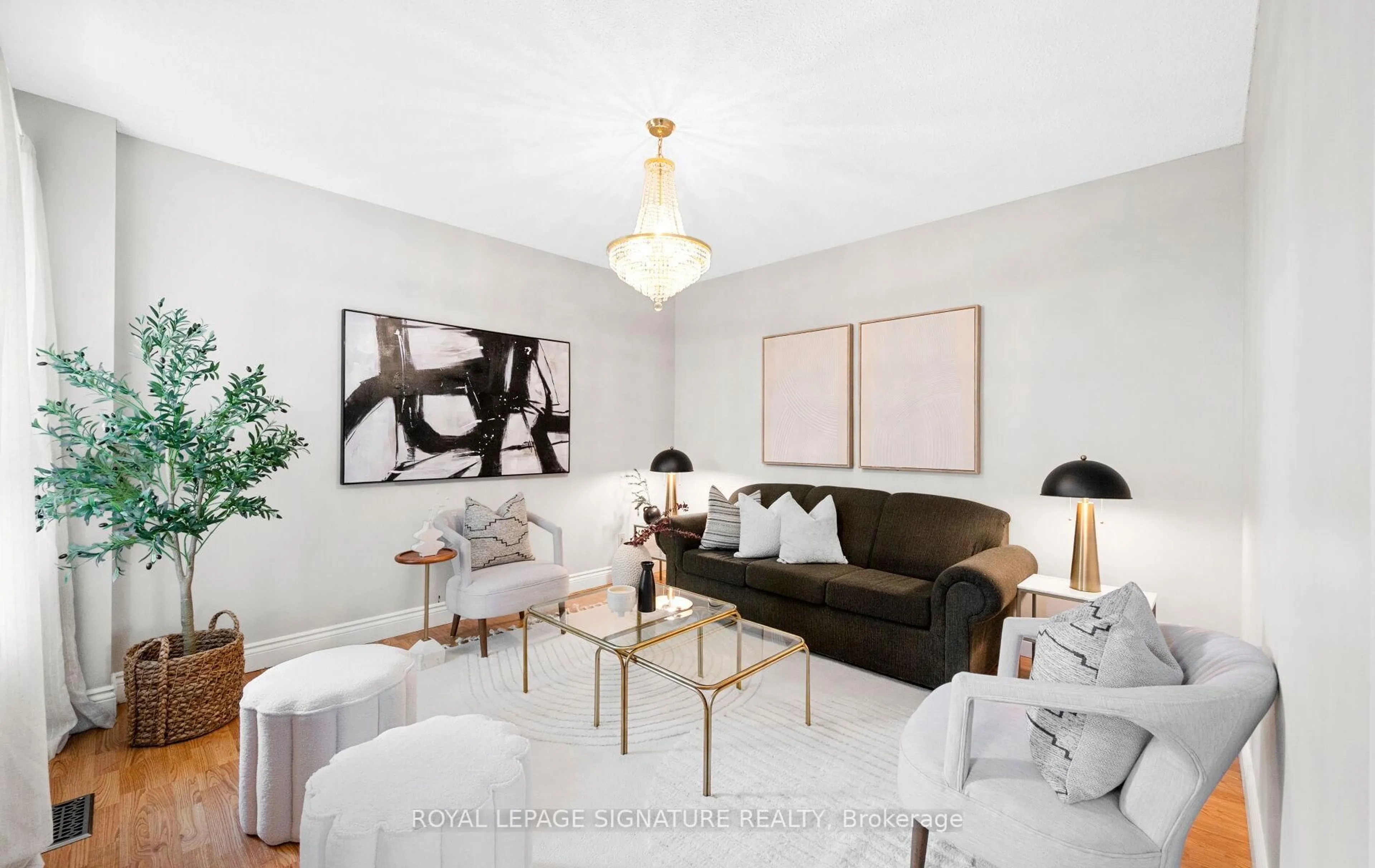 Living room with furniture, unknown for 638 Galloway Cres, Mississauga Ontario L5C 3W1
