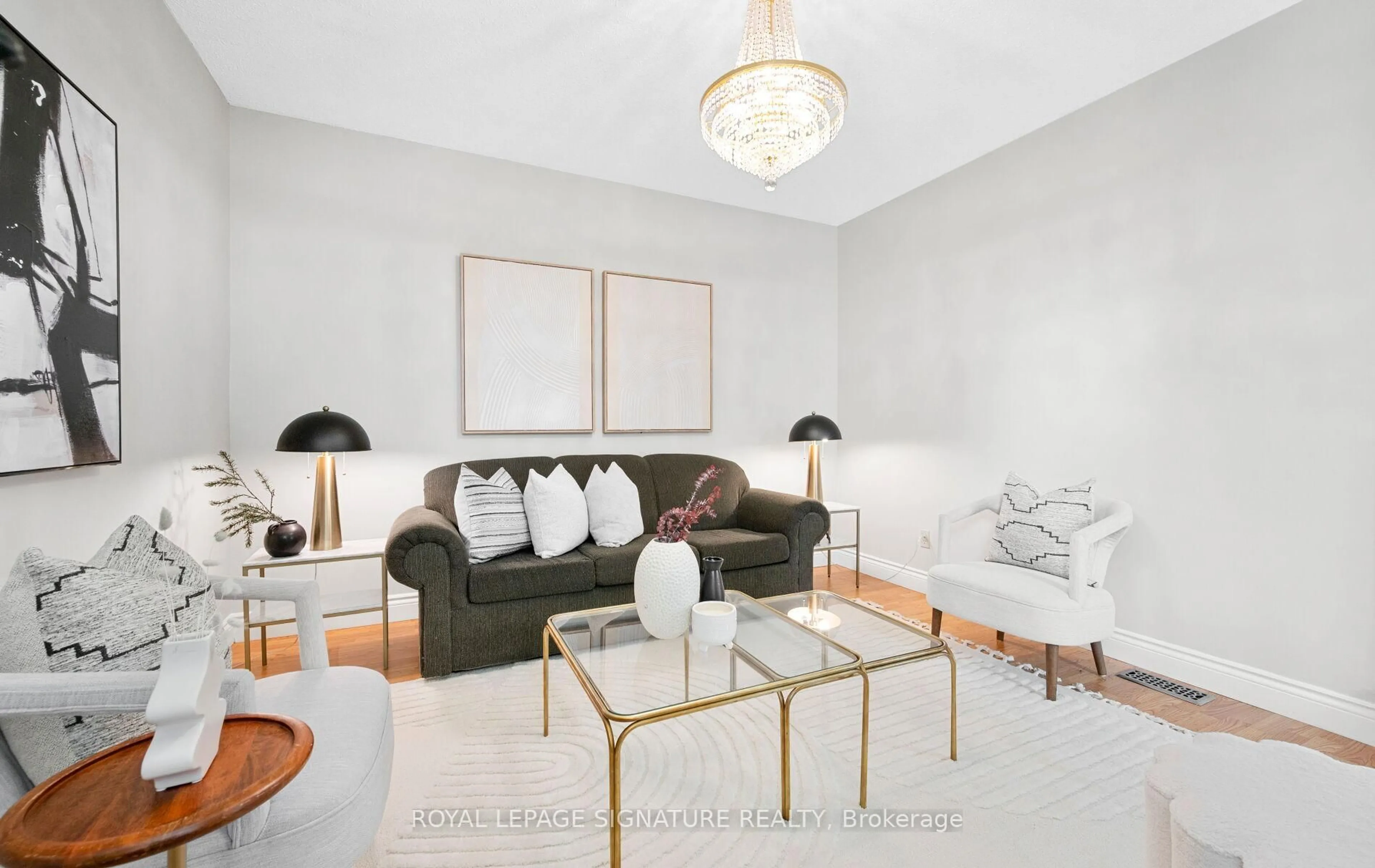 Living room with furniture, unknown for 638 Galloway Cres, Mississauga Ontario L5C 3W1