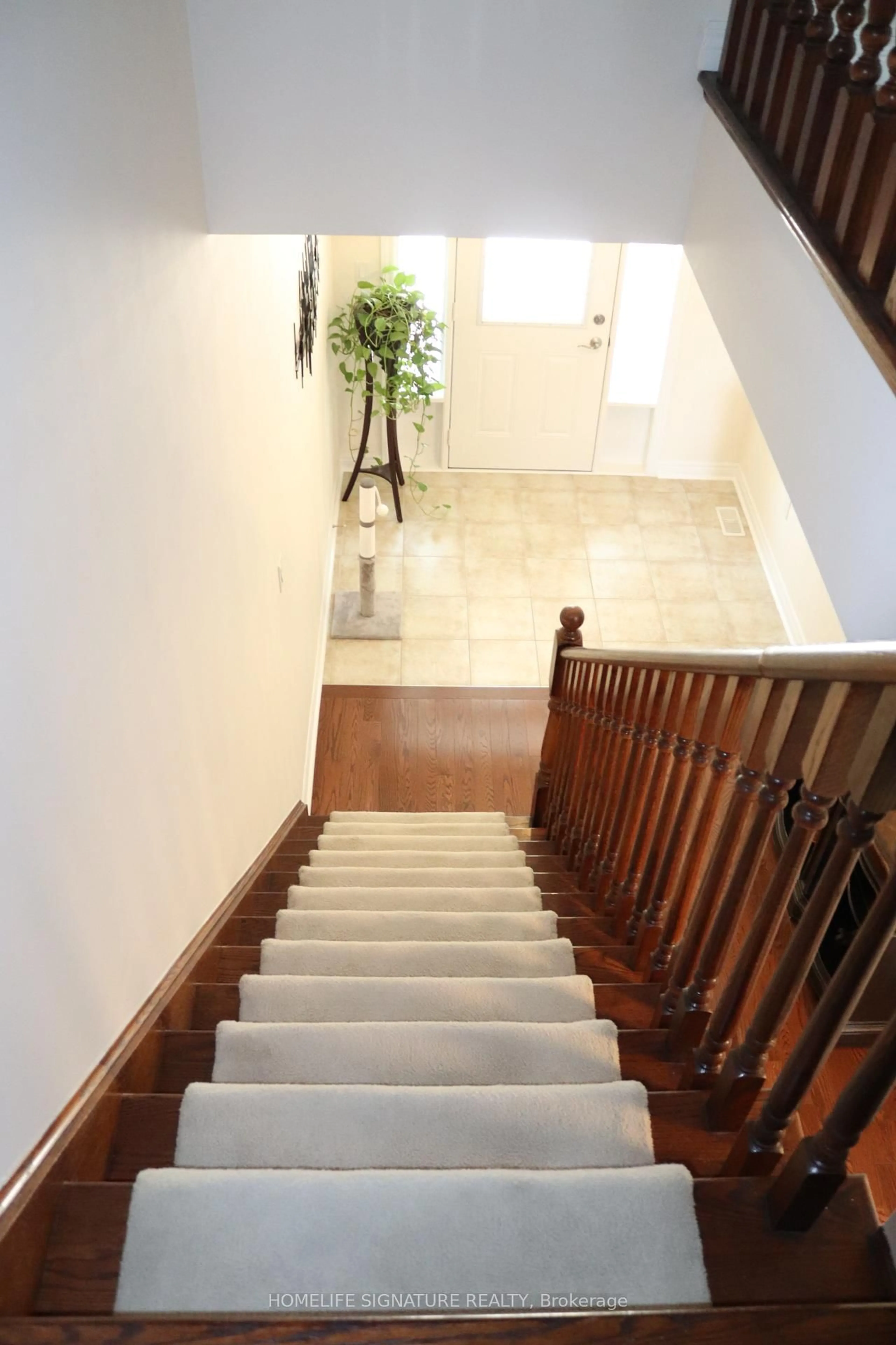 Stairs for 32 Icefall Rd, Caledon Ontario L7C 2H1
