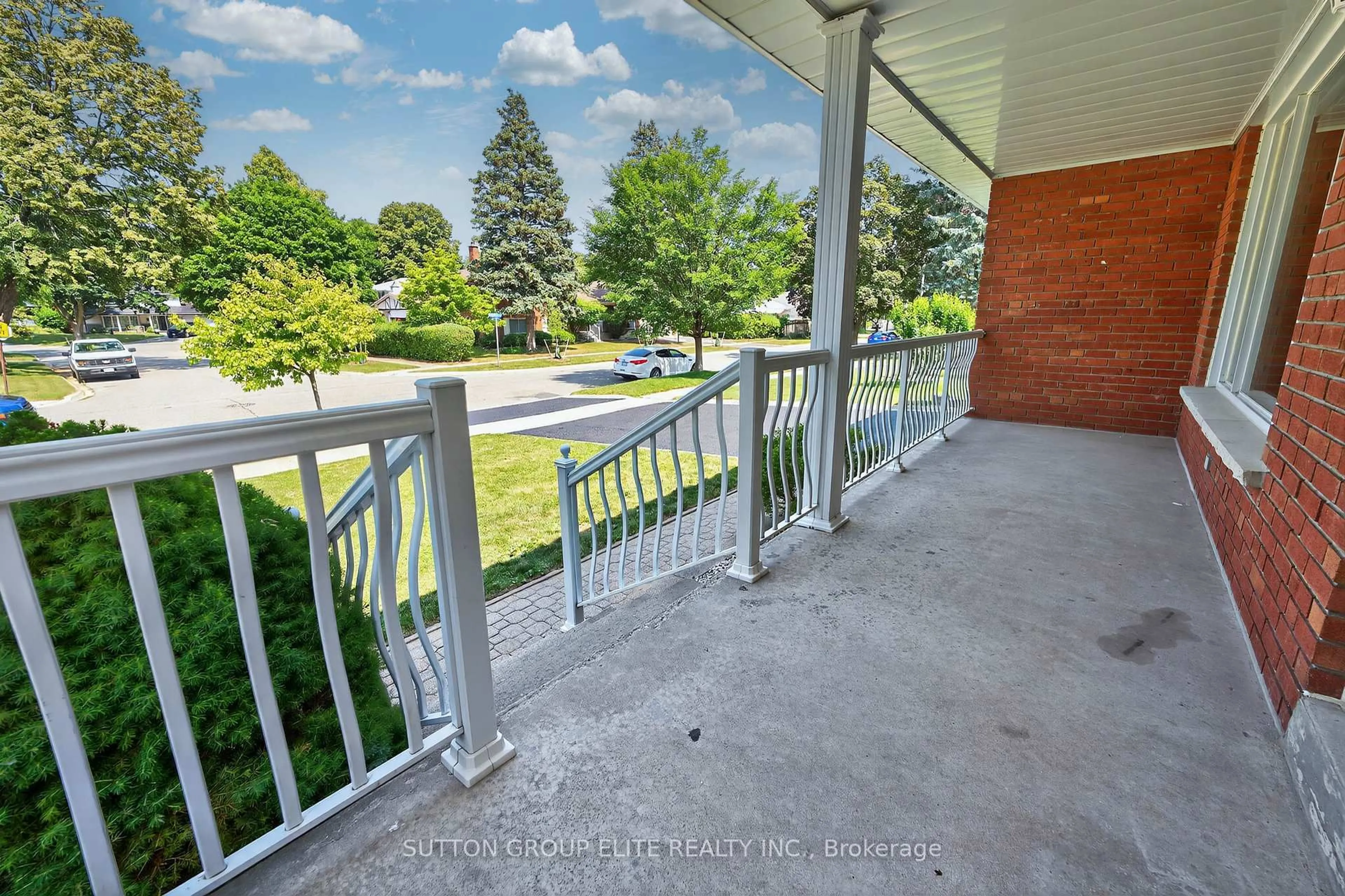 Patio, unknown for 346 Chantenay Dr, Mississauga Ontario L5A 1E7