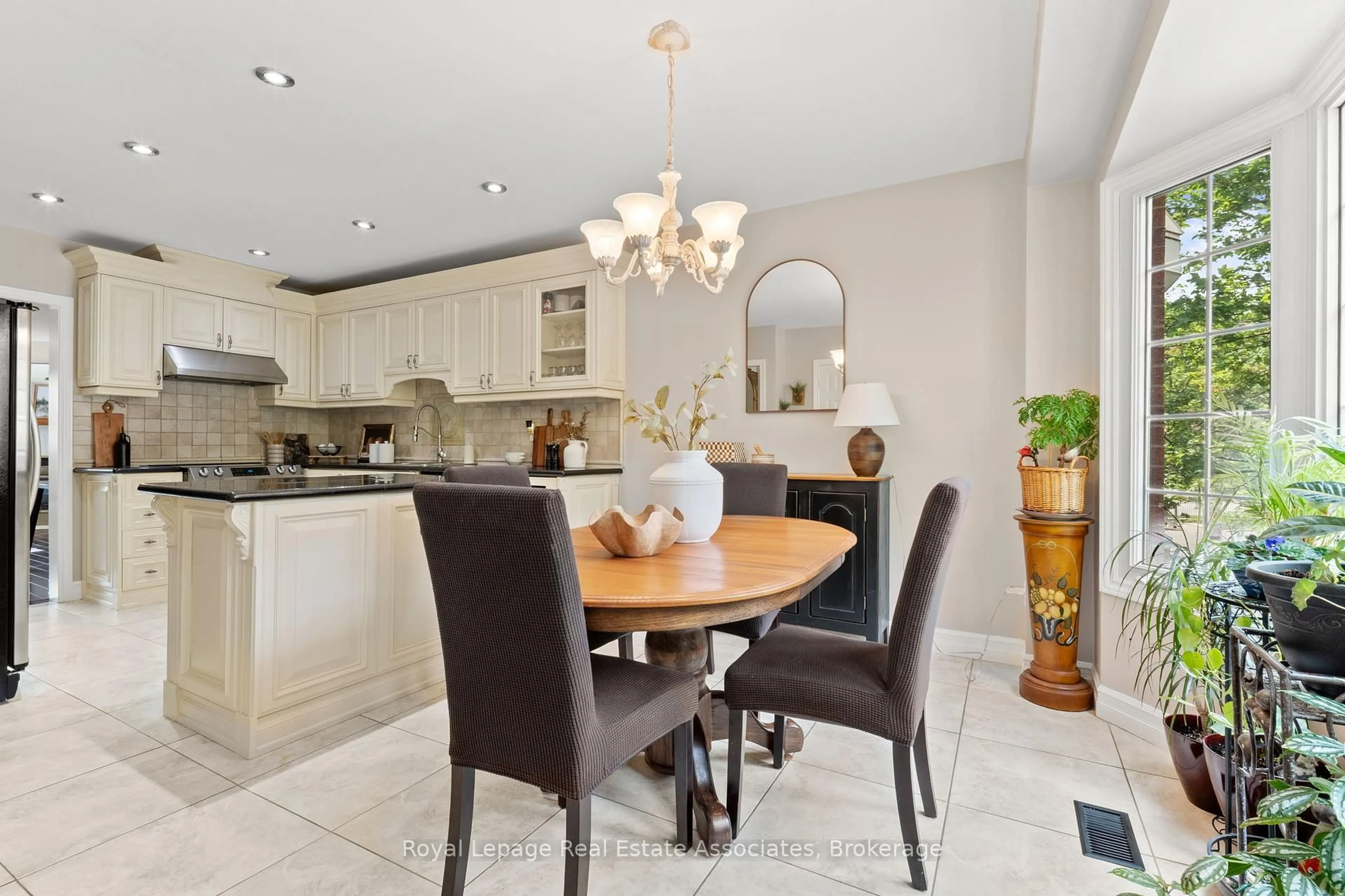 Contemporary kitchen, ceramic/tile floor for 4605 Donegal Dr #7, Mississauga Ontario L5M 4X7