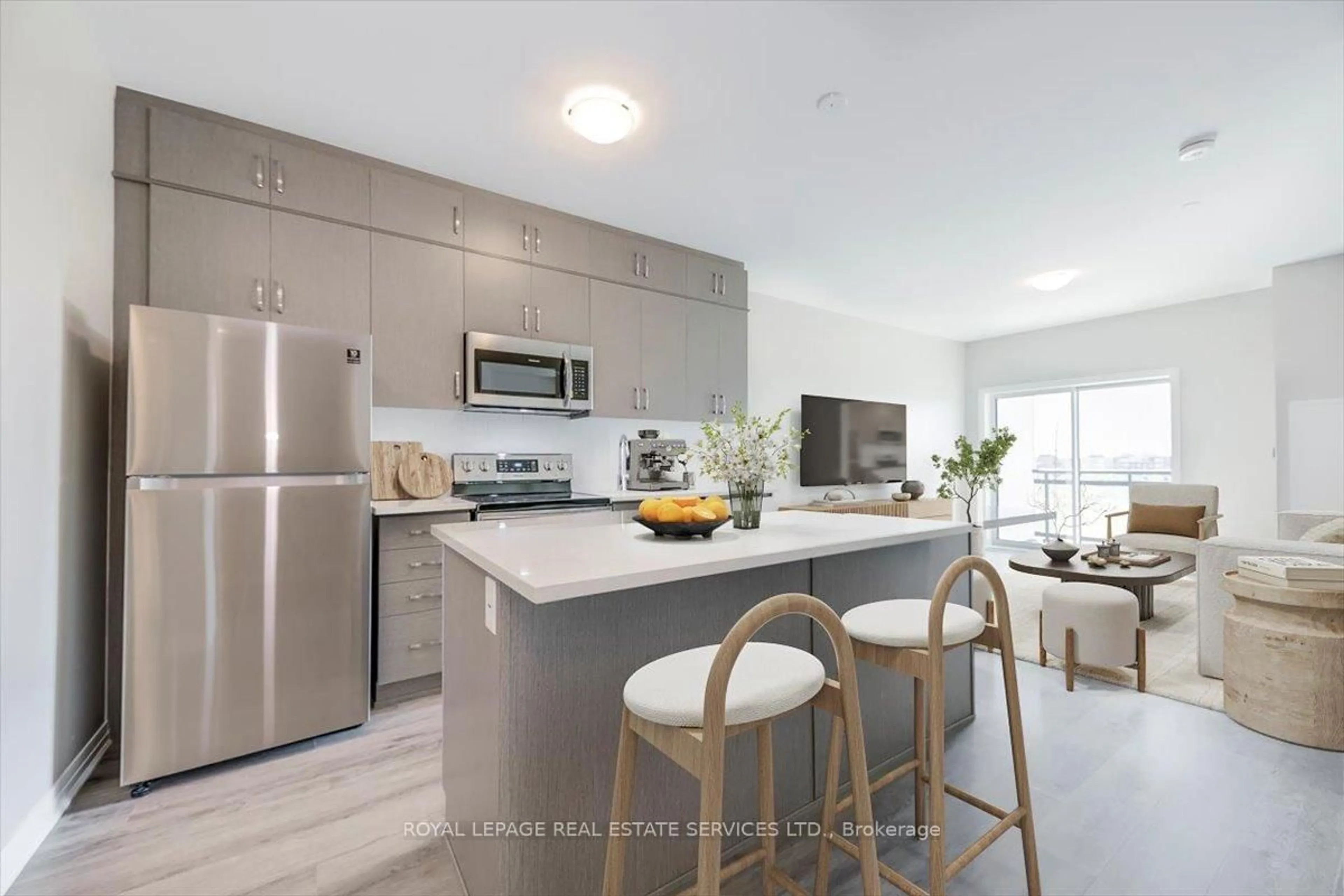 Open concept kitchen, ceramic/tile floor for 102 Grovewood Common #414, Oakville Ontario L6H 0X2