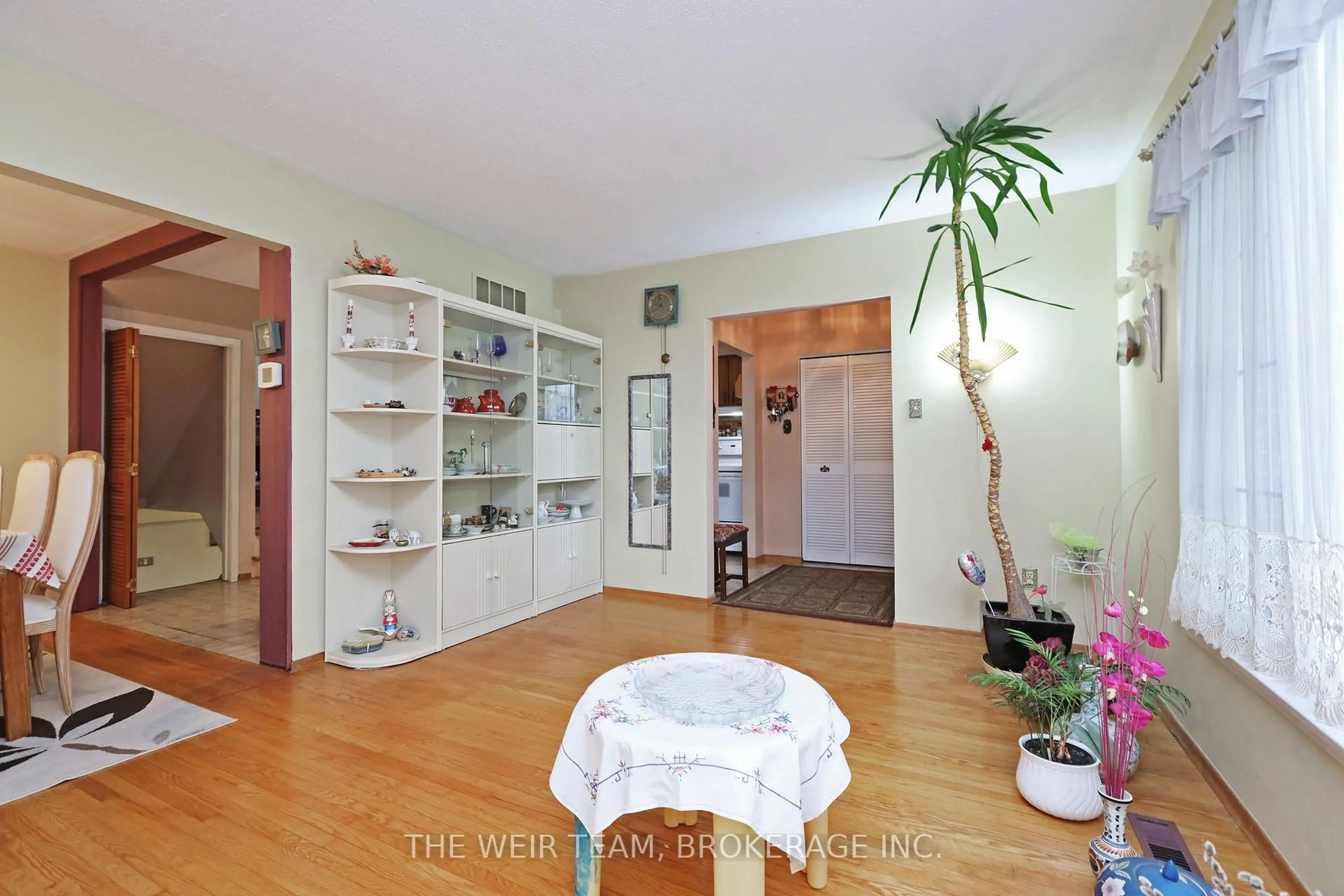 Unknown for 1577 Otterby Rd, Mississauga Ontario L4X 1W8