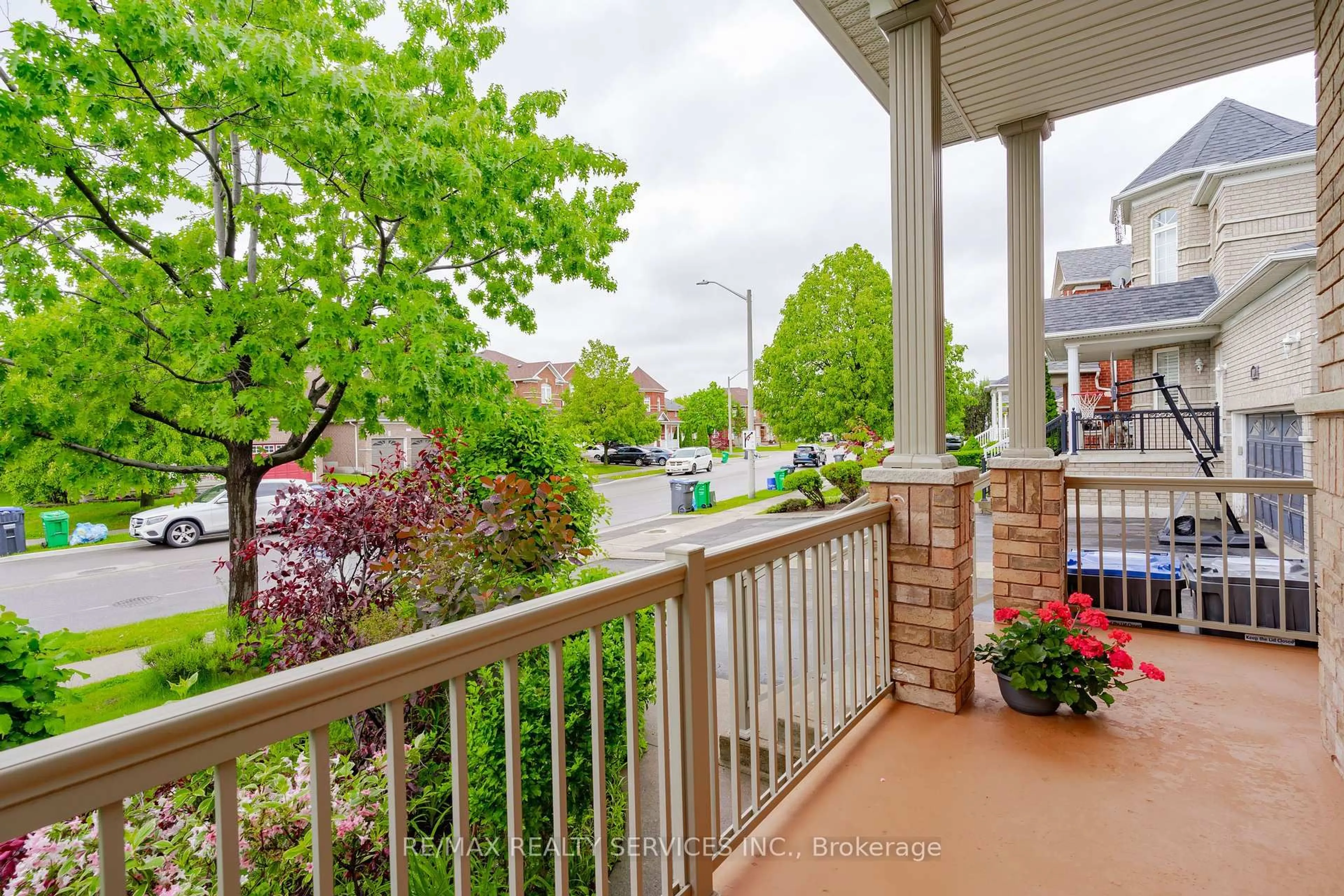 Patio, unknown for 195 Van Scott Dr, Brampton Ontario L7A 1V2