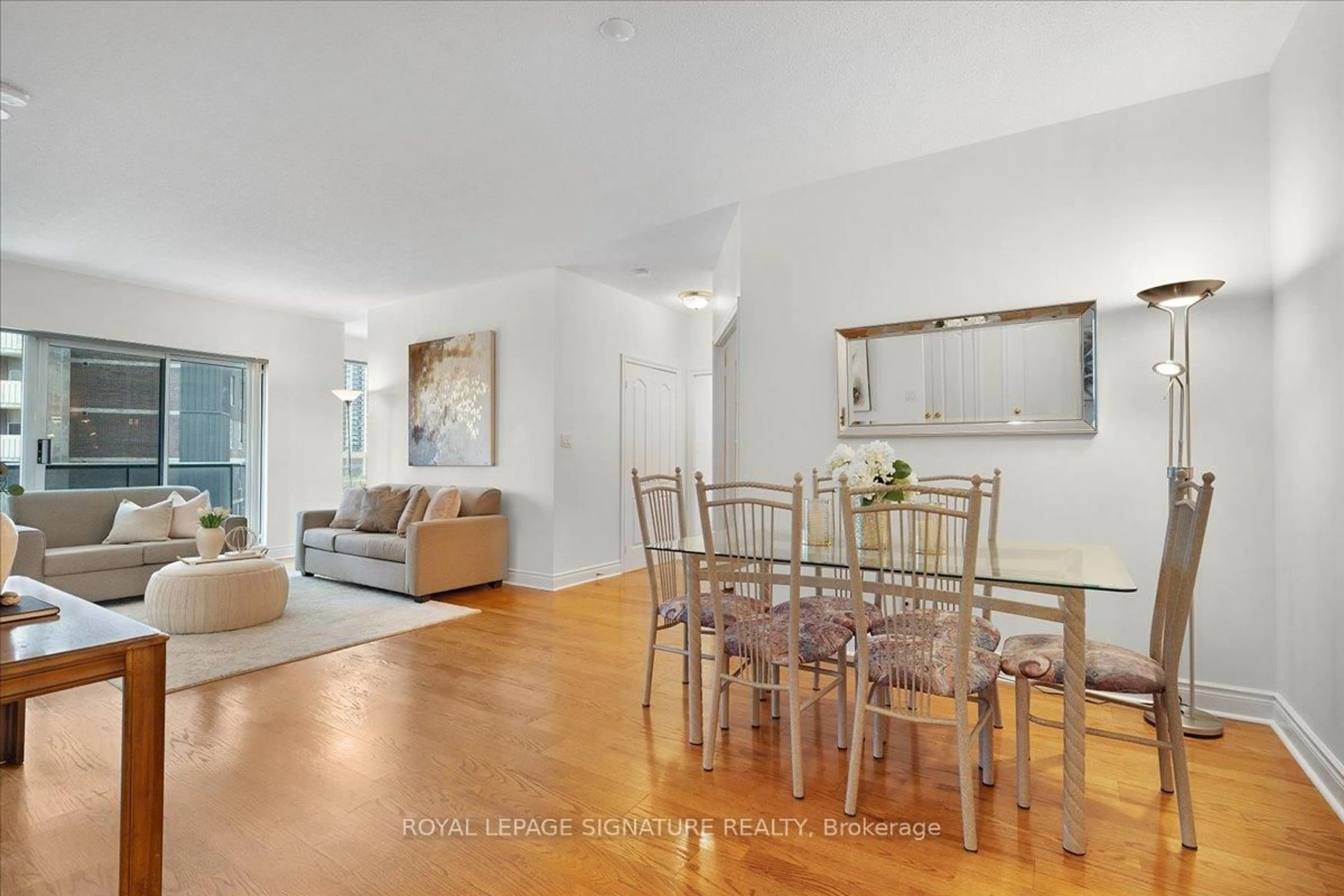 Dining room, unknown for 1 Lomond Dr #802, Toronto Ontario M8X 2Z3