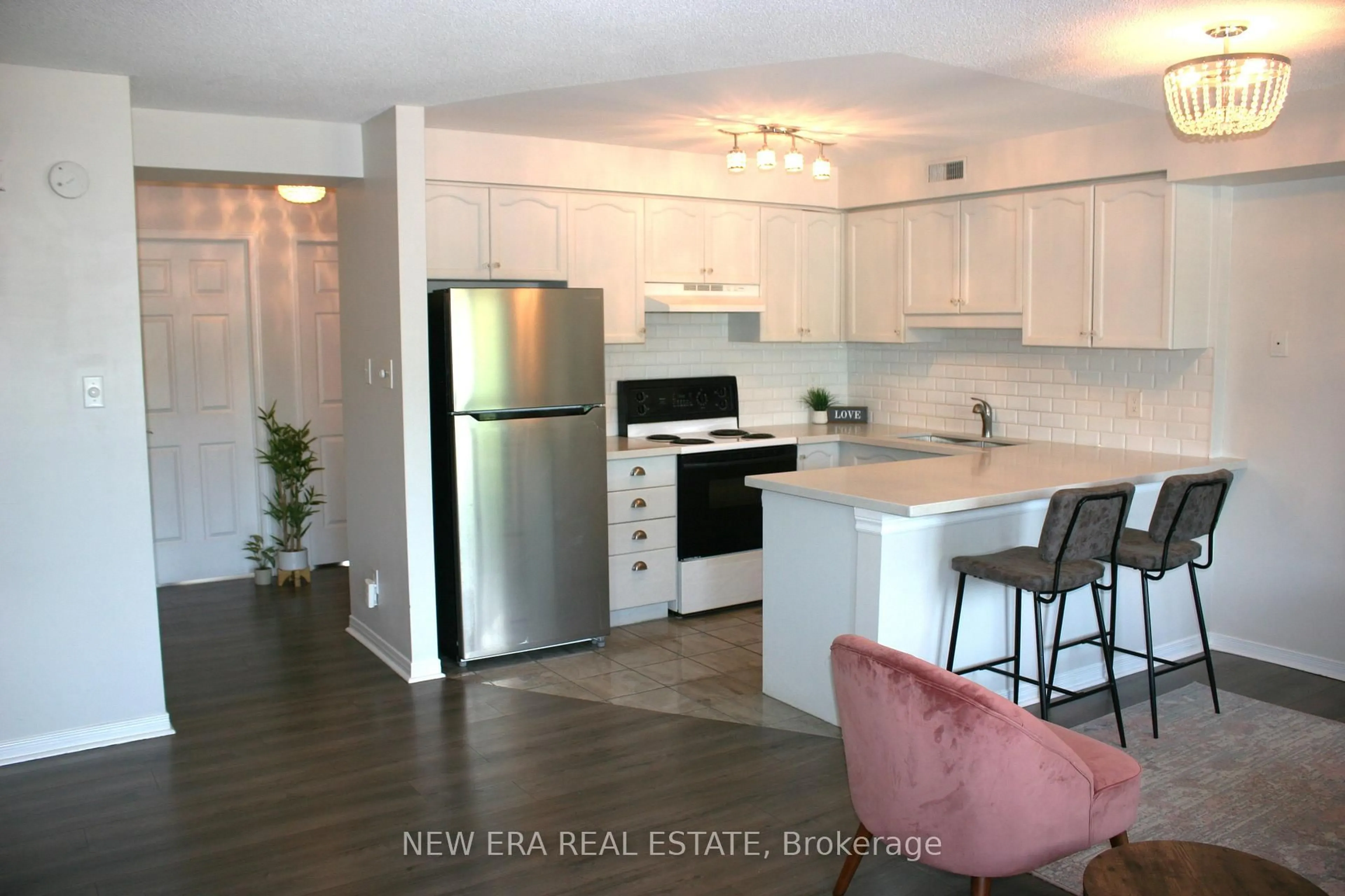 Open concept kitchen, unknown for 2120 Headon Rd #12, Burlington Ontario L7M 4J9