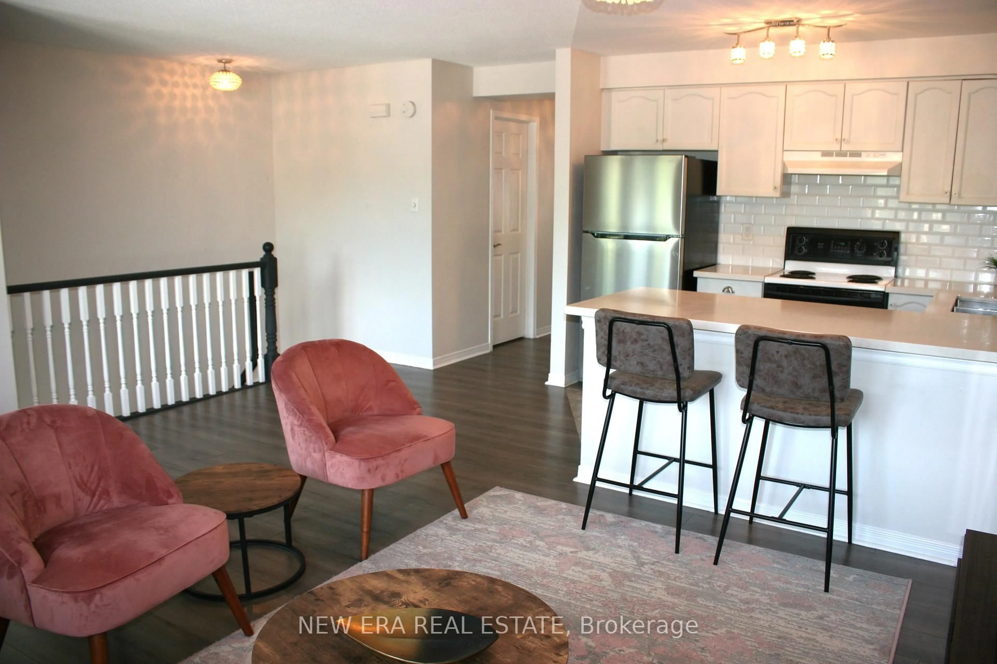 Open concept kitchen, wood/laminate floor for 2120 Headon Rd #12, Burlington Ontario L7M 4J9