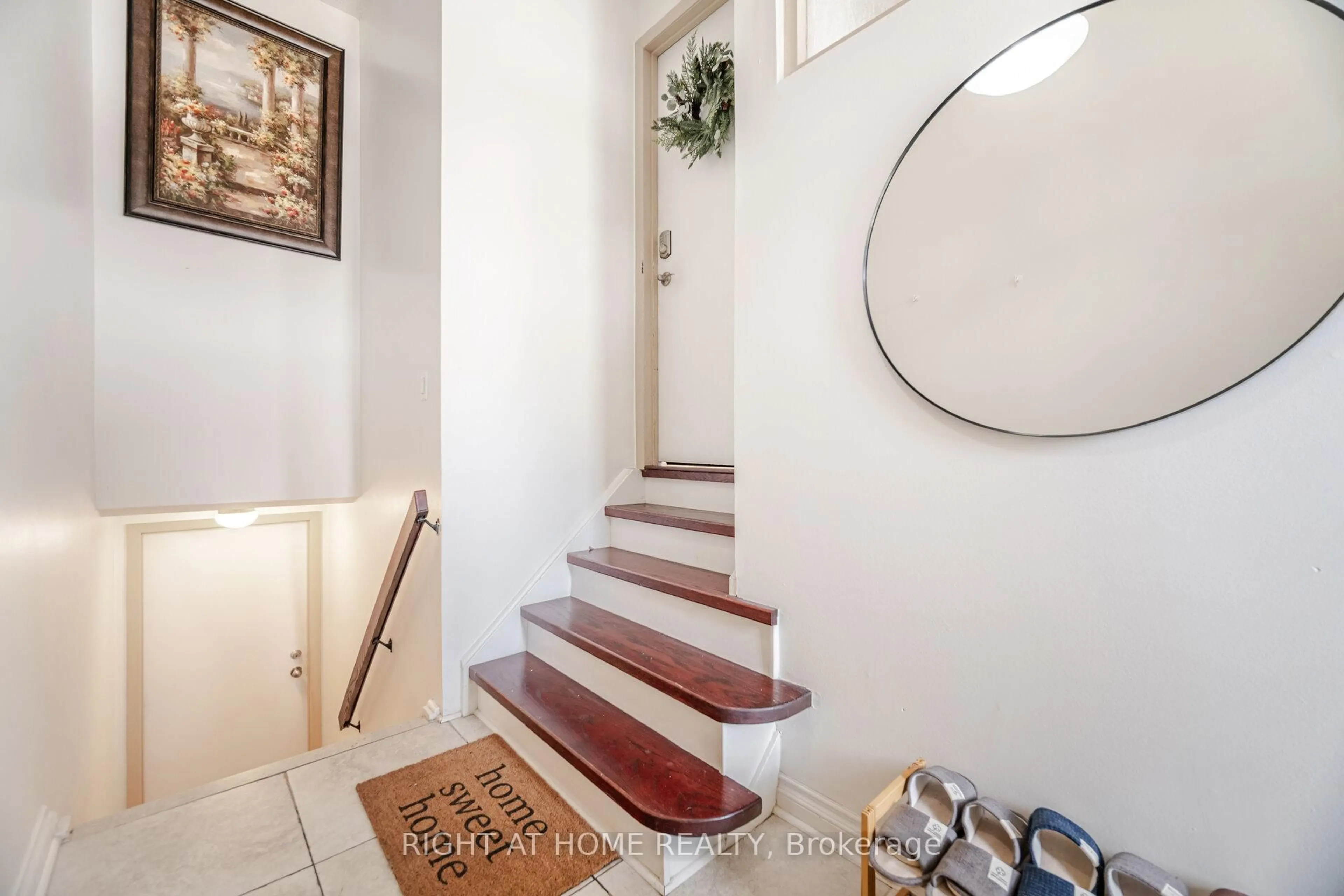 Unknown for 3241 Mccarthy Crt, Mississauga Ontario L4Y 3Z4