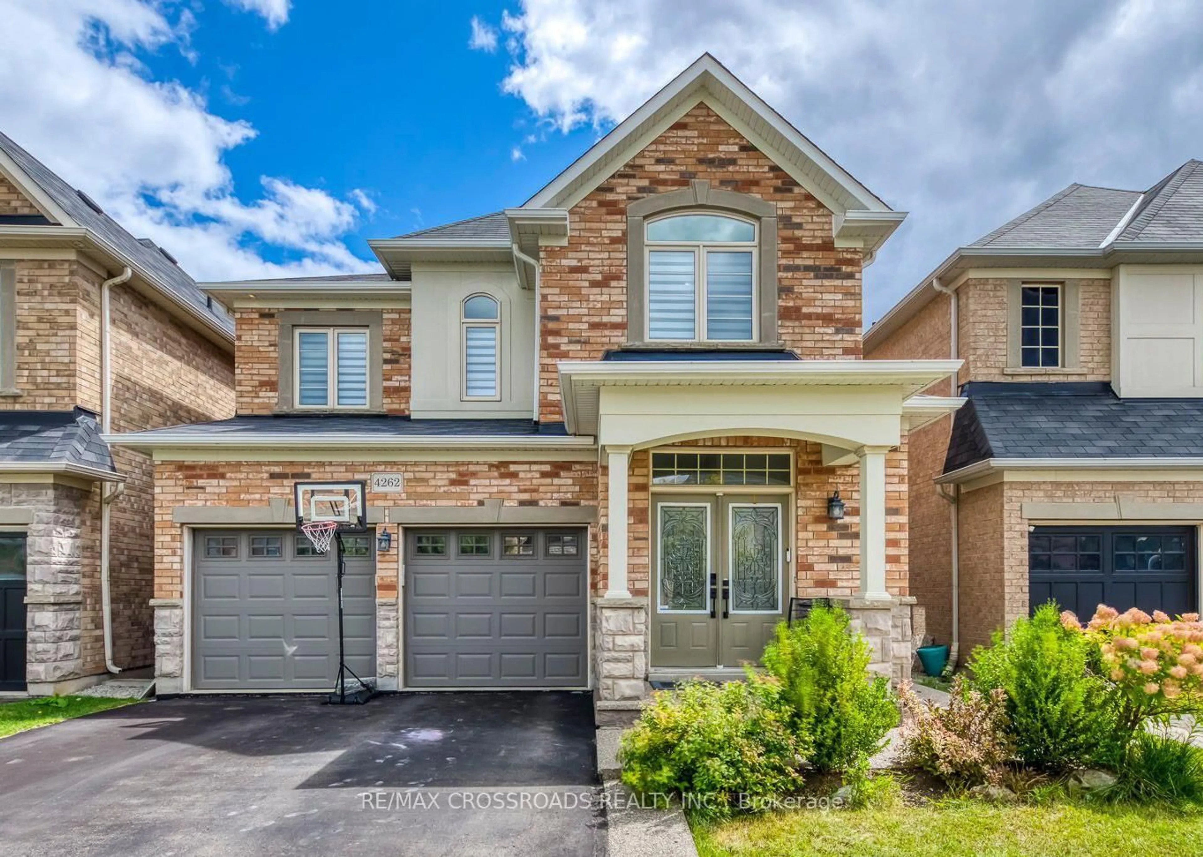 Home with brick exterior material, street for 4262 Vivaldi Rd, Burlington Ontario L7M 0N4