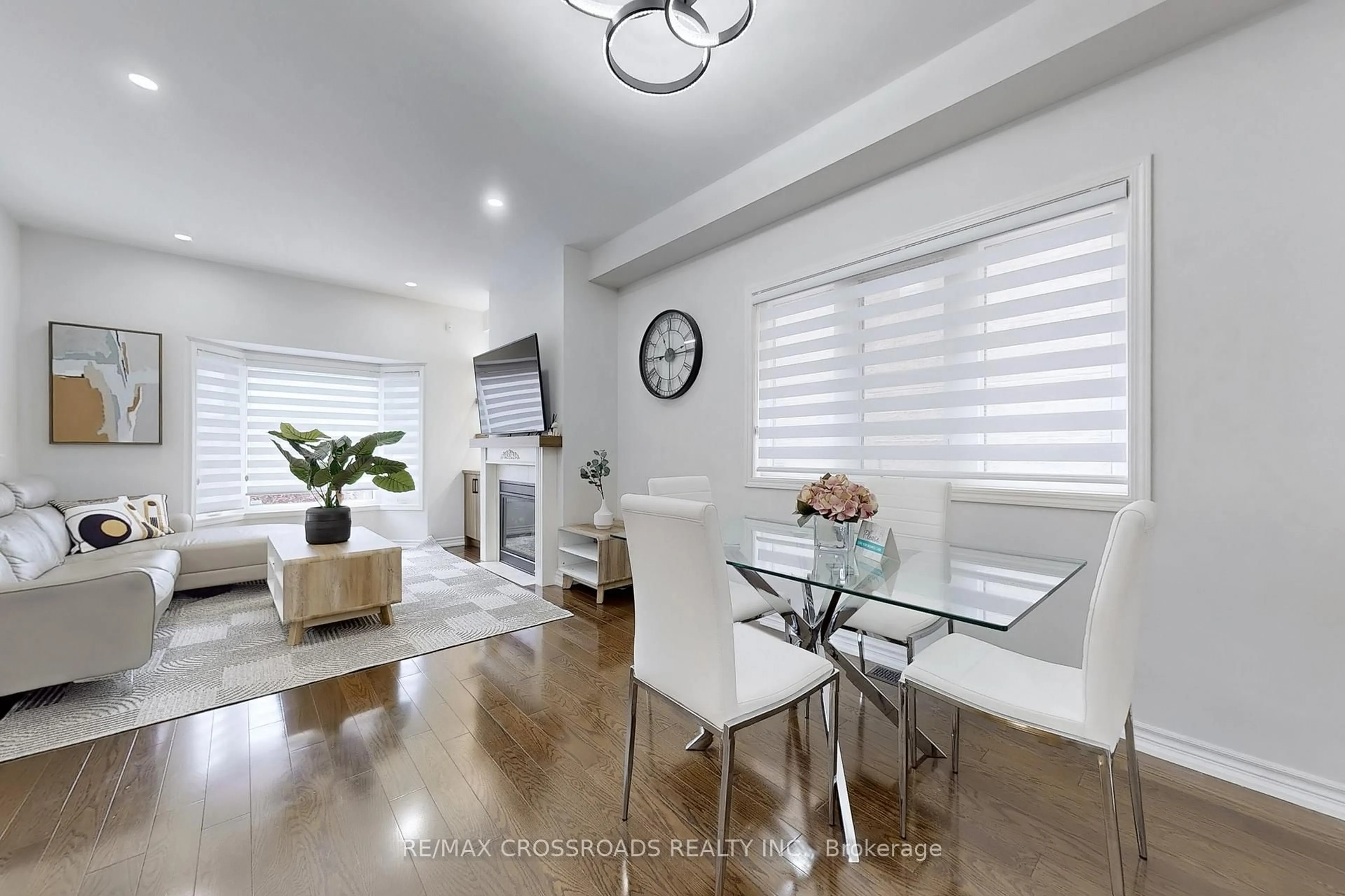 Dining room, wood/laminate floor for 4262 Vivaldi Rd, Burlington Ontario L7M 0N4