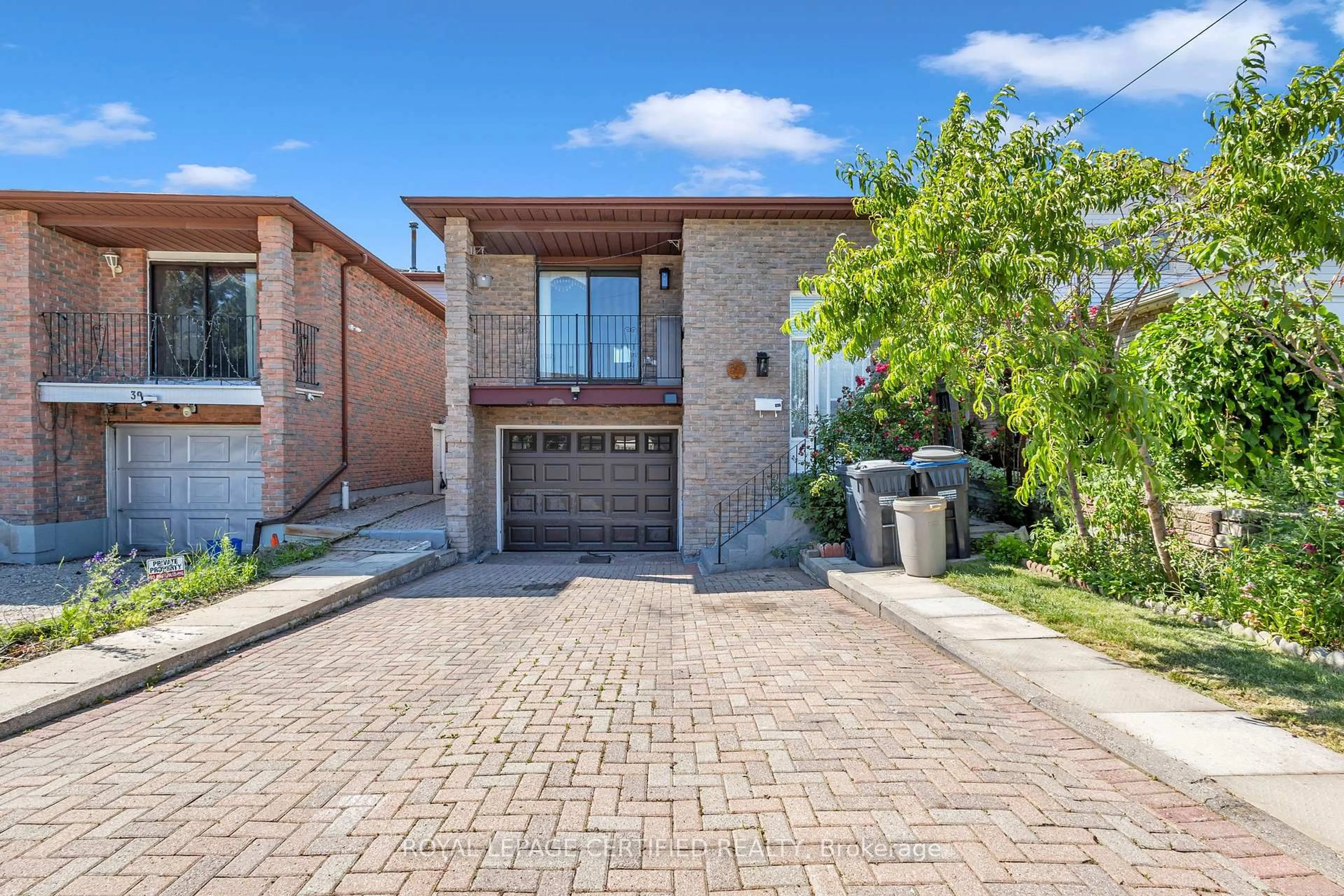 Home with brick exterior material, street for 37 Dafoe Cres, Brampton Ontario L6Y 2L1