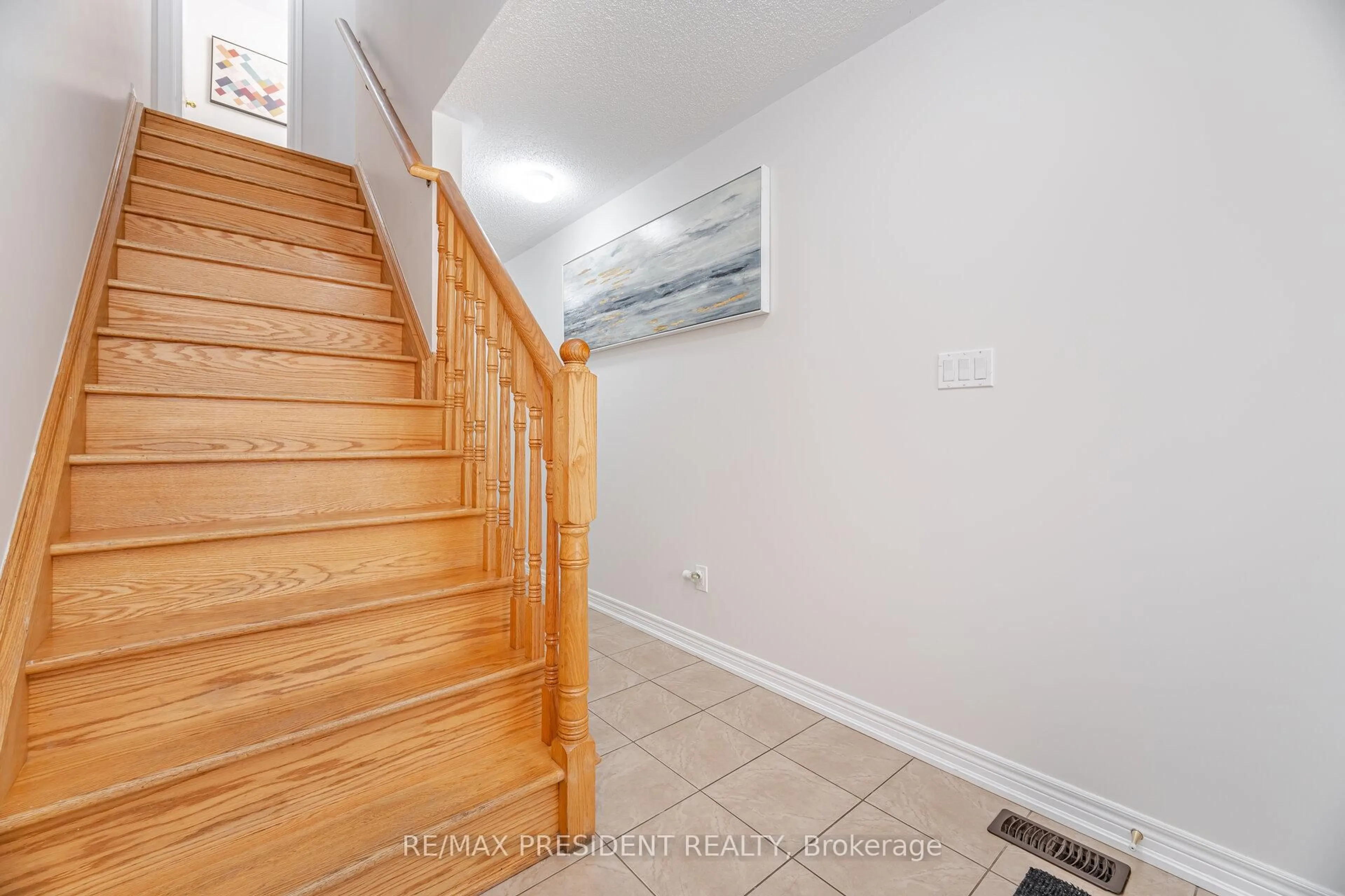 Stairs for 14 Tollgate St, Brampton Ontario L6Z 0J1
