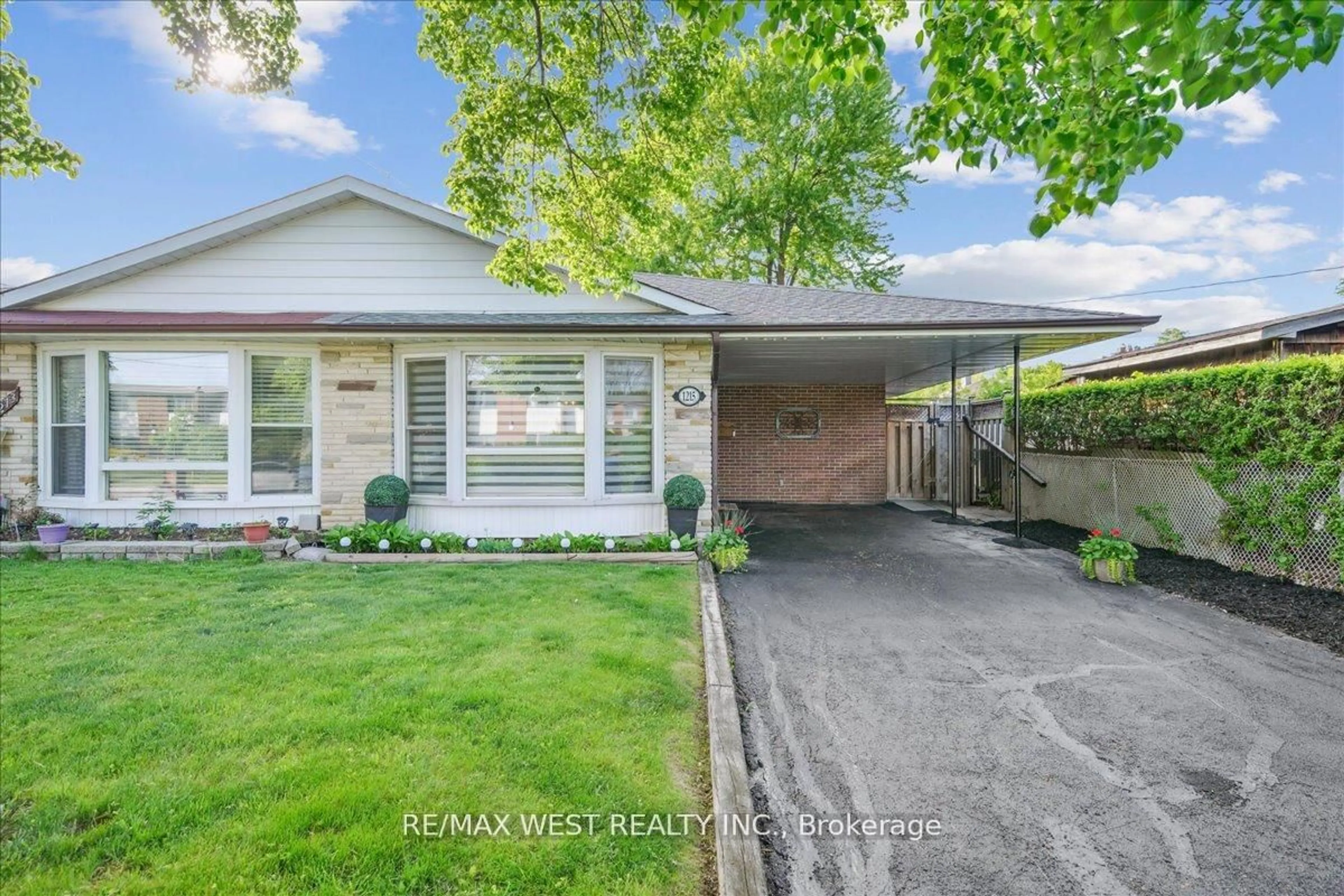 Unknown for 1215 Gripsholm Rd, Mississauga Ontario L4Y 2G8