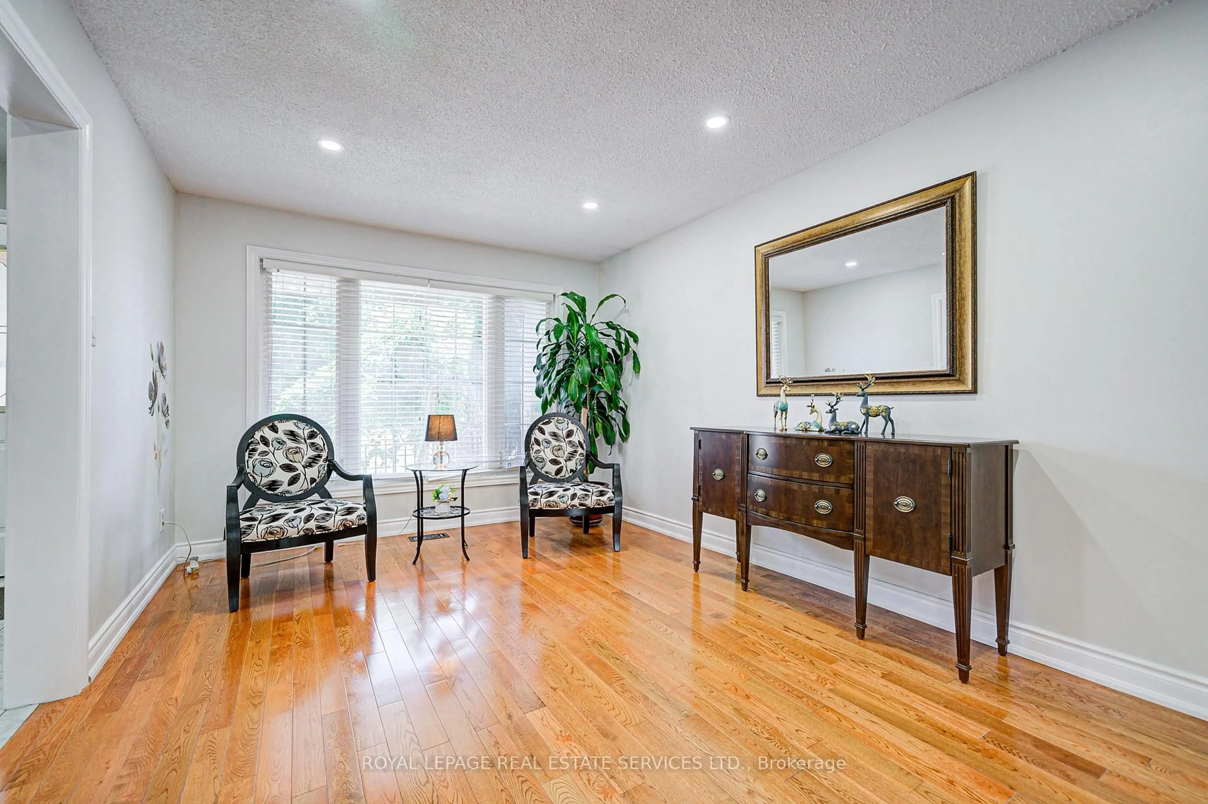 Unknown for 1455 Santa Rosa Crt, Mississauga Ontario L5V 1H7