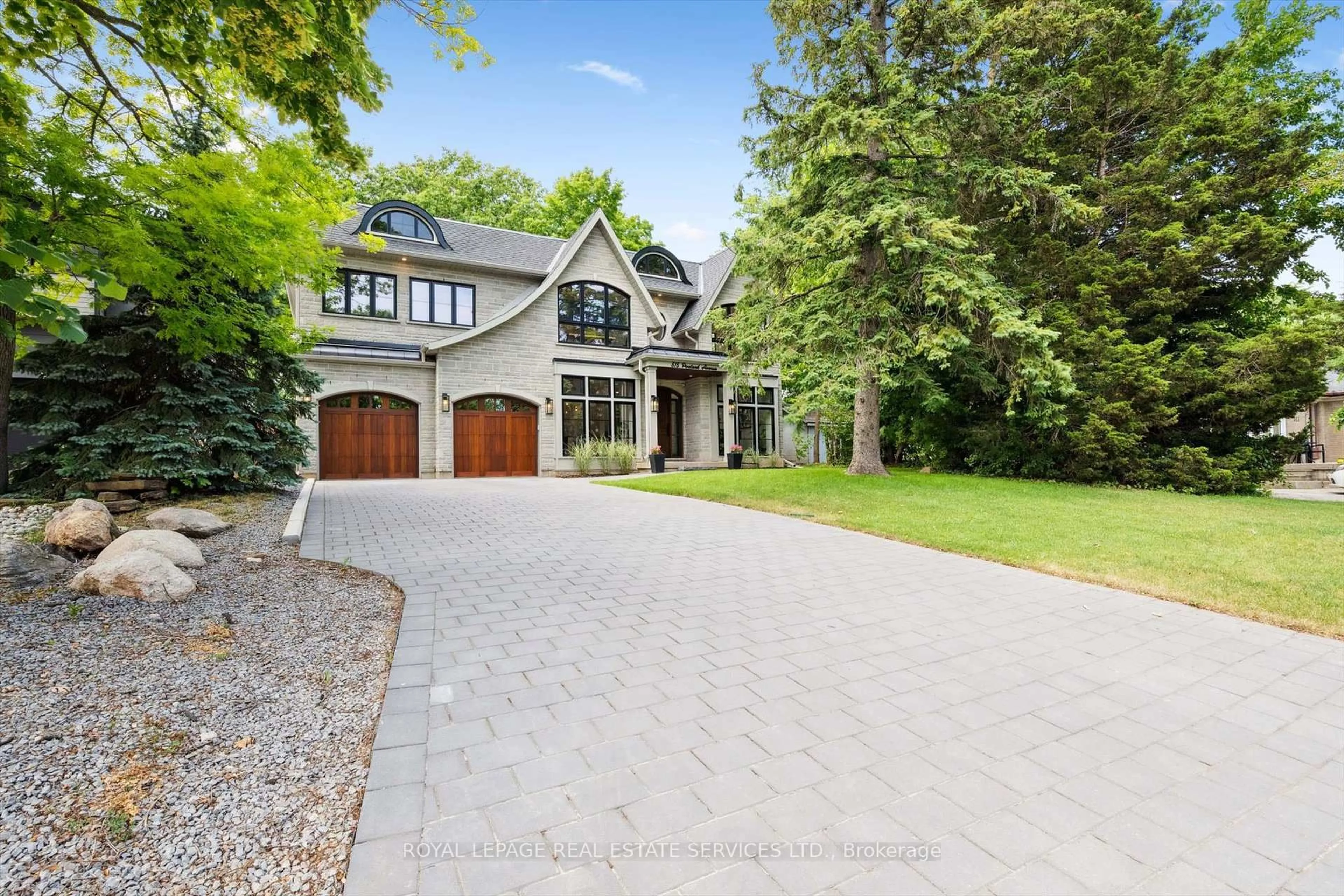 Home with brick exterior material, street for 515 Pineland Ave, Oakville Ontario L6K 1Z9