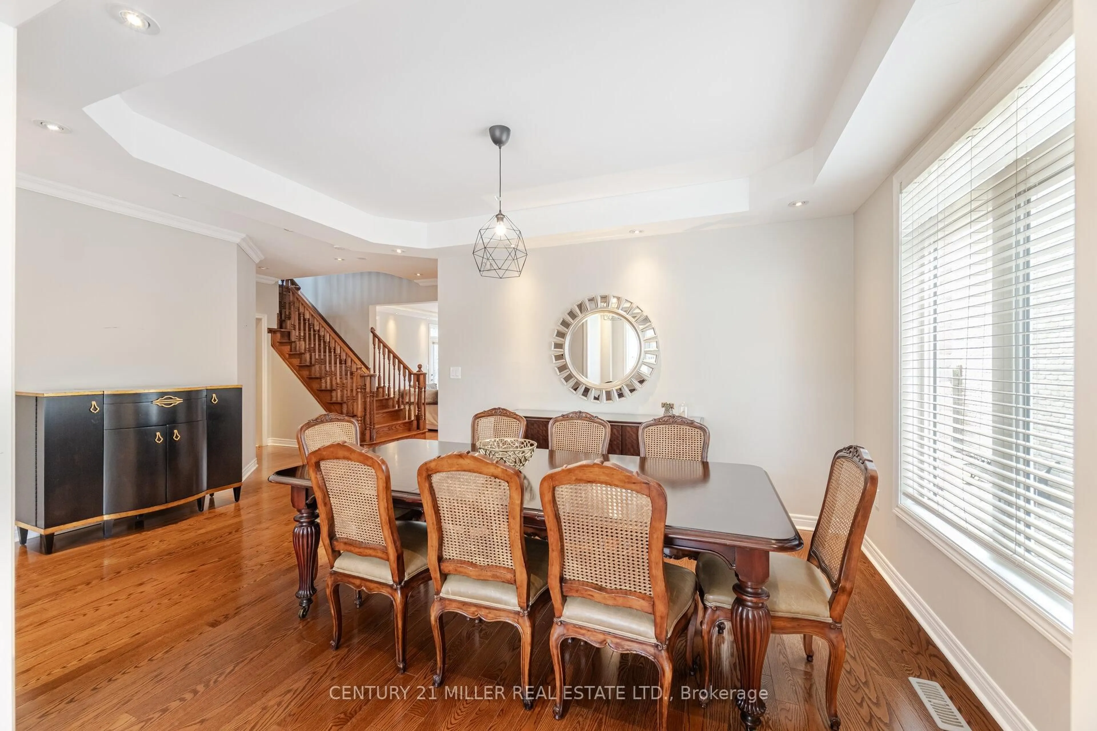 Dining room, unknown for 2098 Wildfel Way, Oakville Ontario L6M 0E2