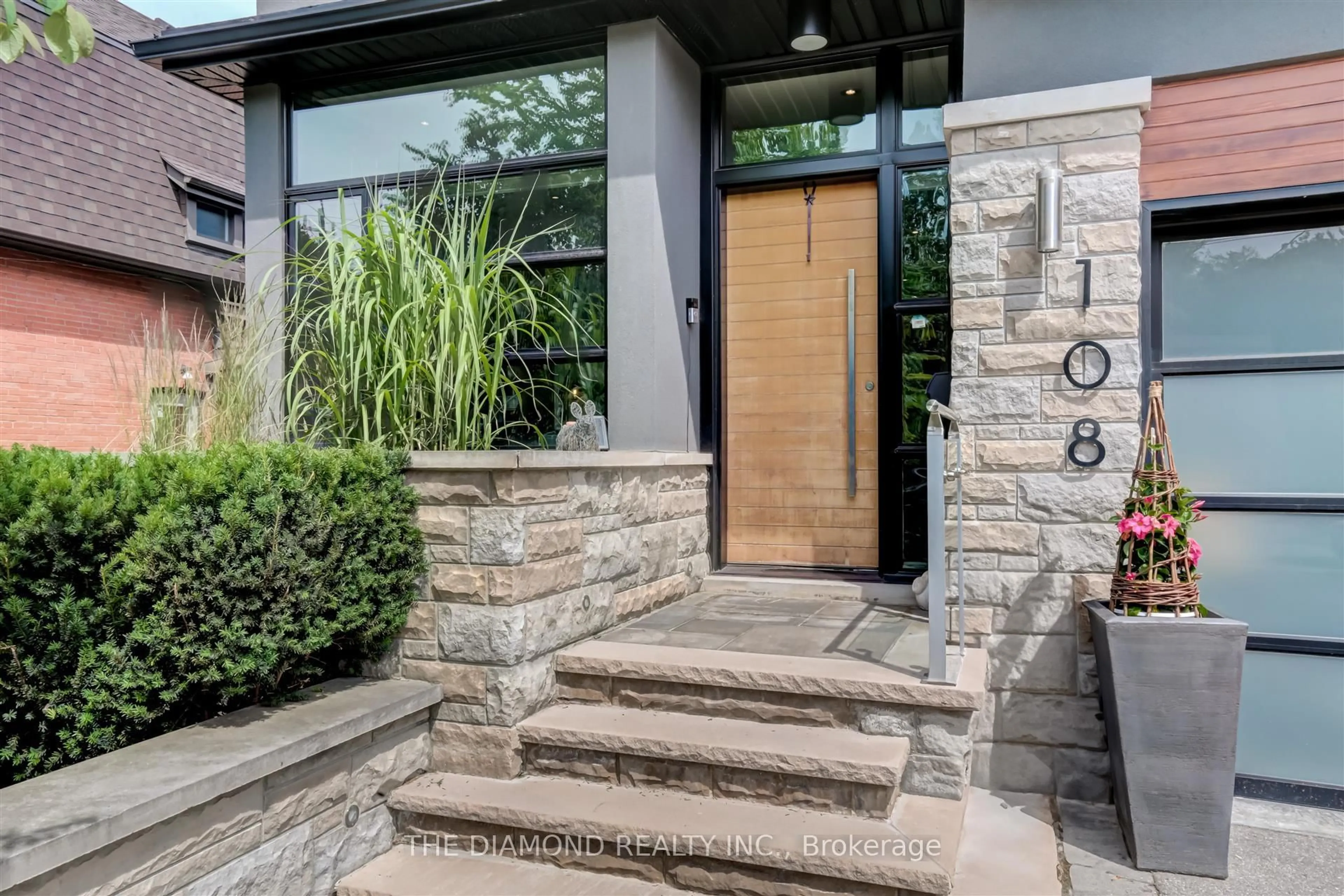 Unknown for 108 Government Rd, Toronto Ontario M8X 1W5