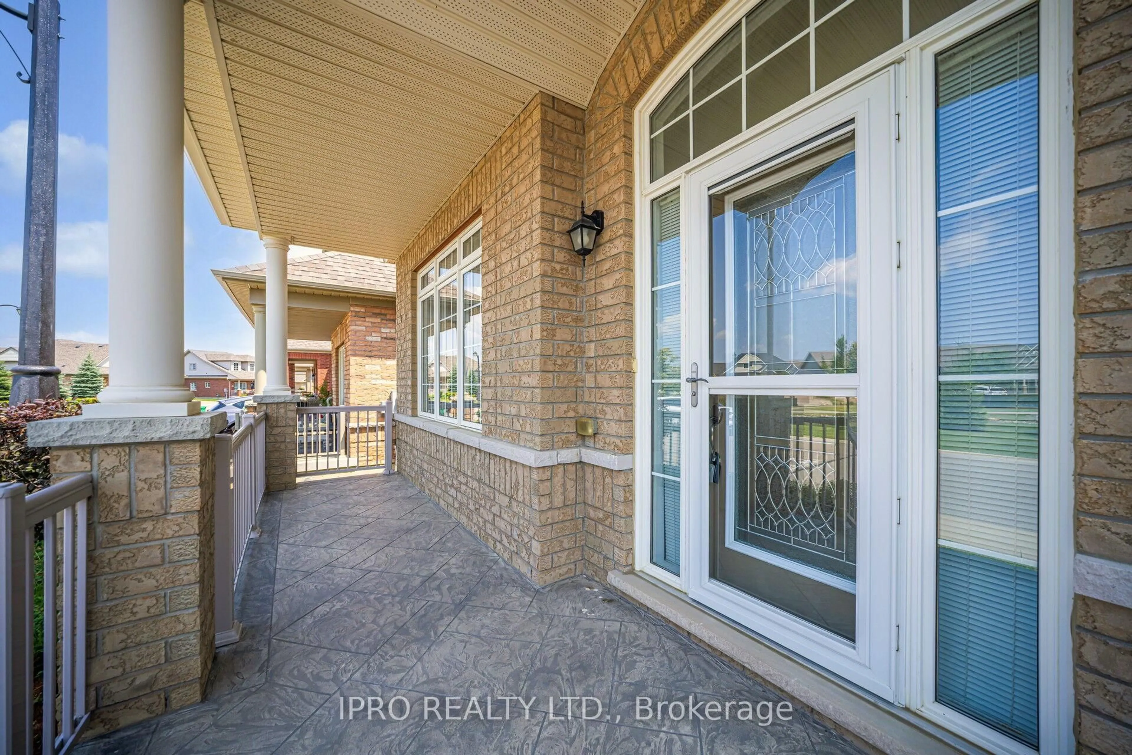Indoor entryway for 27 jazzberry Rd, Brampton Ontario L6R 3Y4