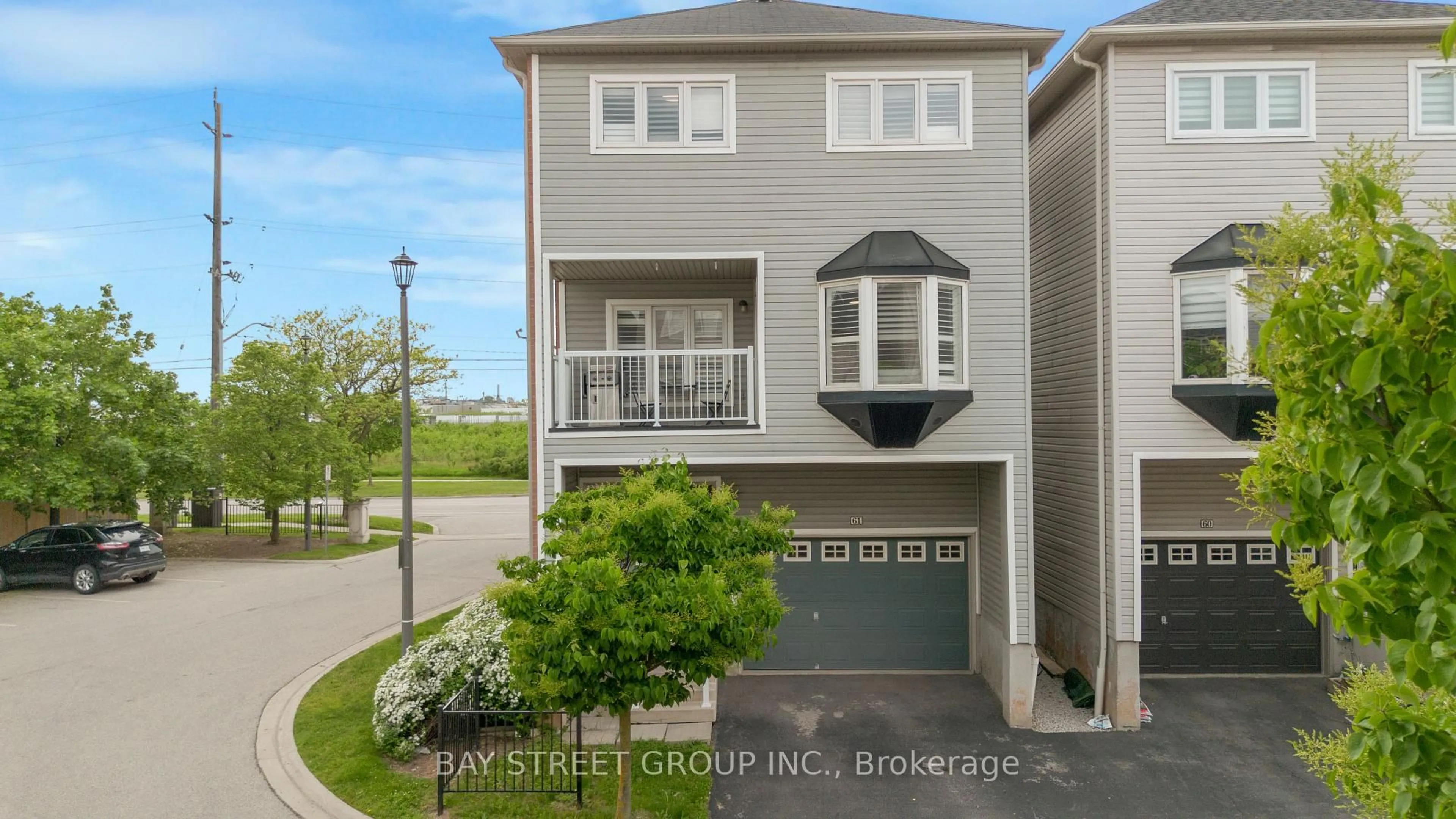 Home with vinyl exterior material, street for 5090 Fairview St #61, Burlington Ontario L7L 7H5