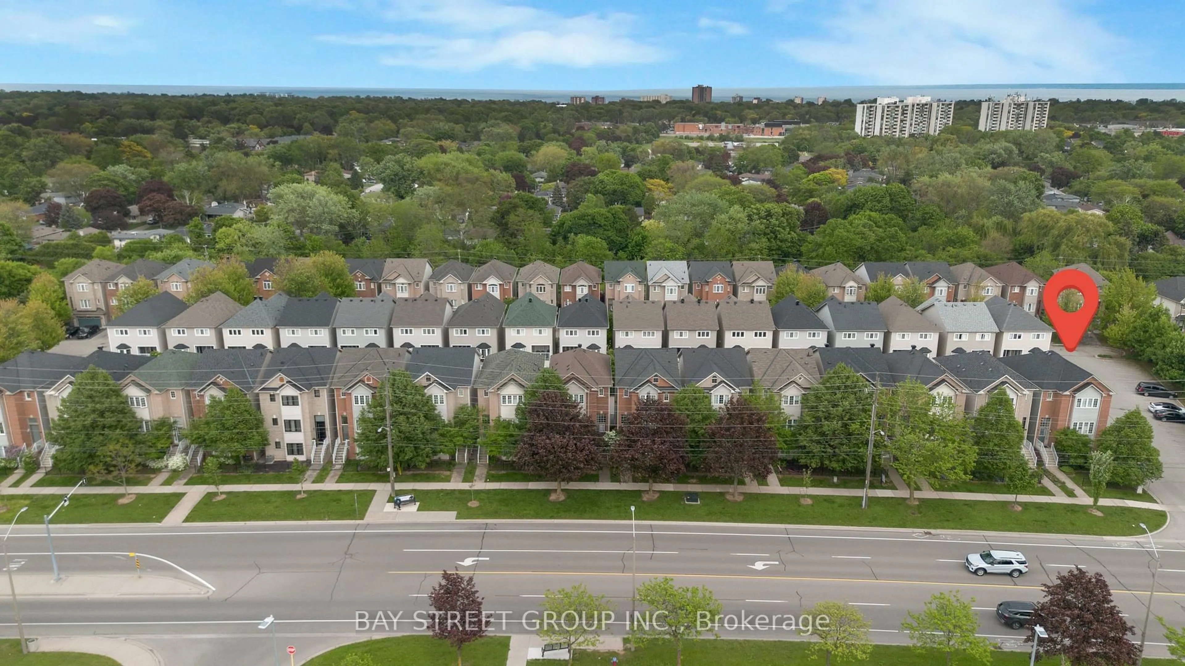 A pic from outside/outdoor area/front of a property/back of a property/a pic from drone, city buildings view from balcony for 5090 Fairview St #61, Burlington Ontario L7L 7H5