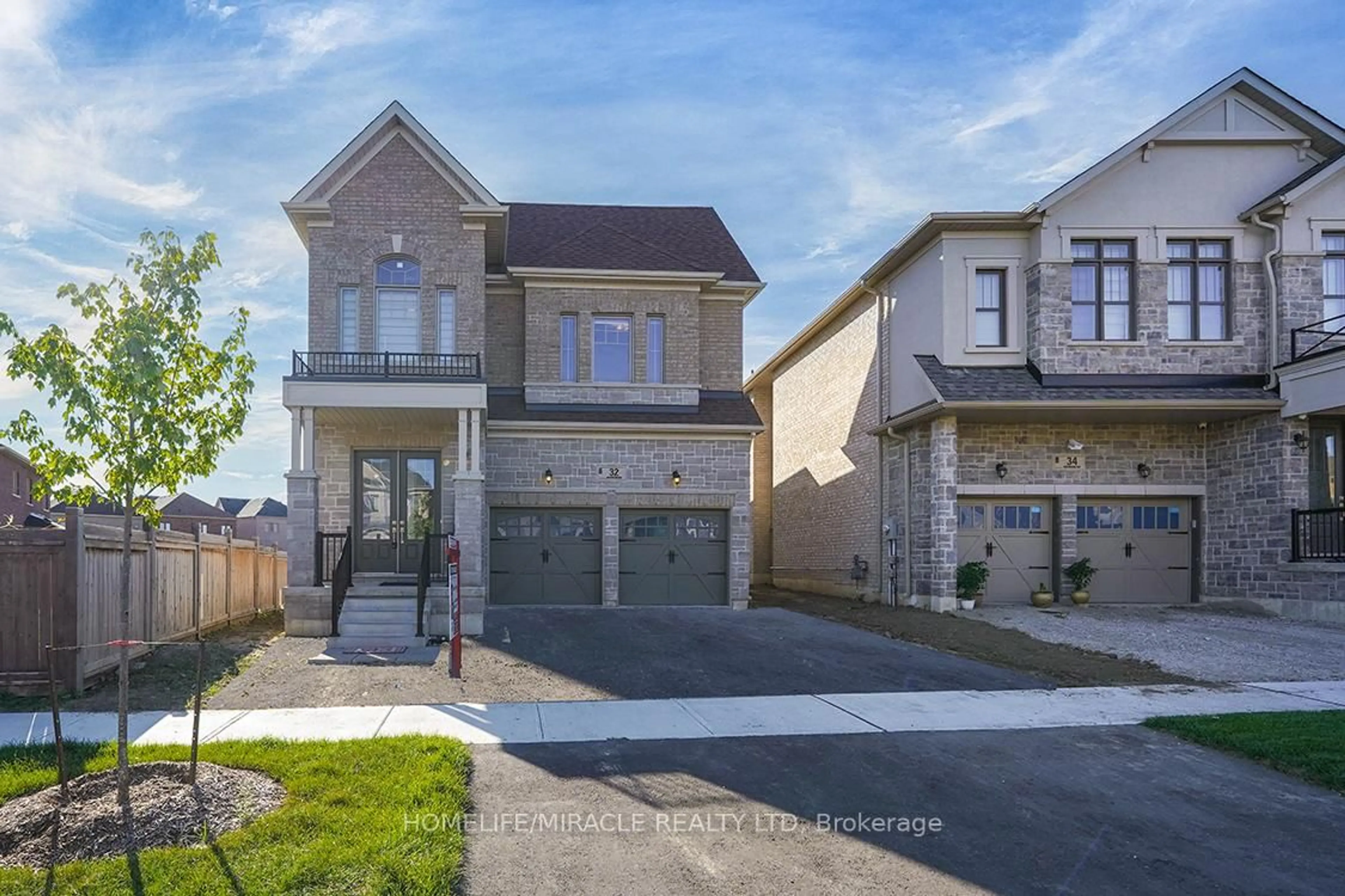 Home with brick exterior material, street for 32 Dotchson Ave, Caledon Ontario L7C 4G6
