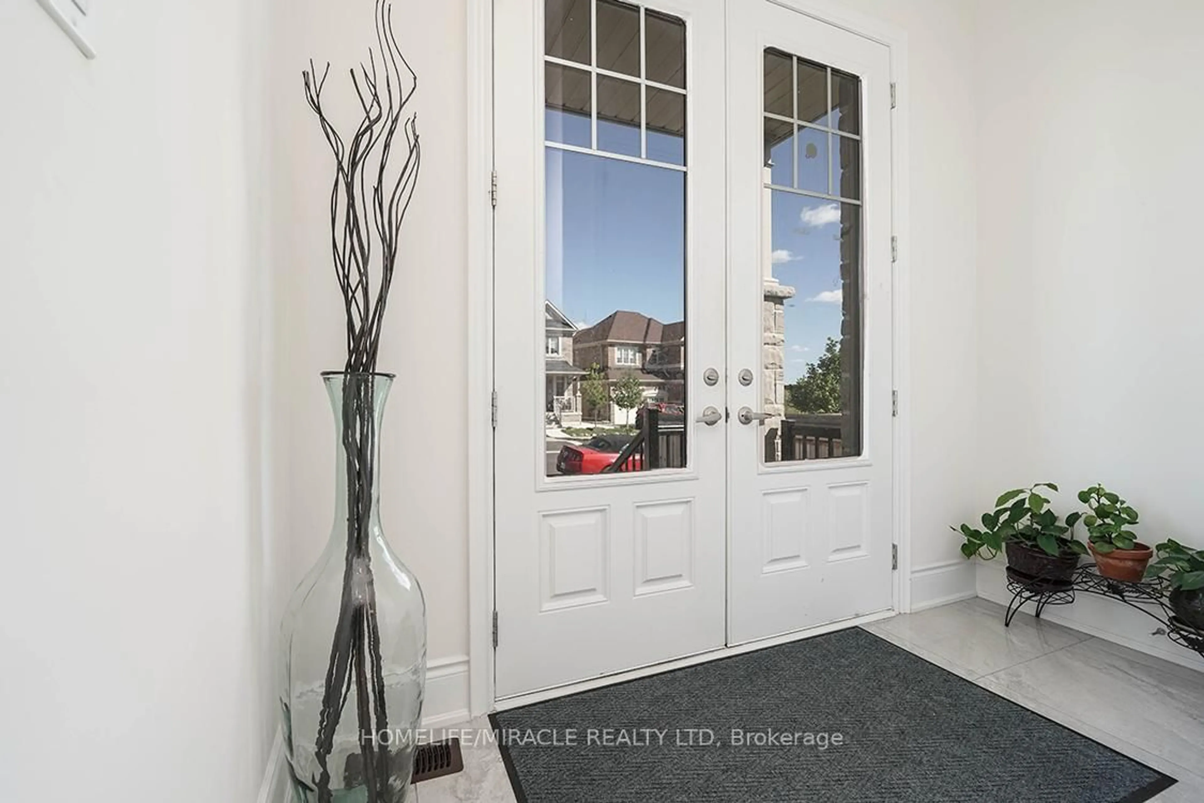 Indoor entryway for 32 Dotchson Ave, Caledon Ontario L7C 4G6