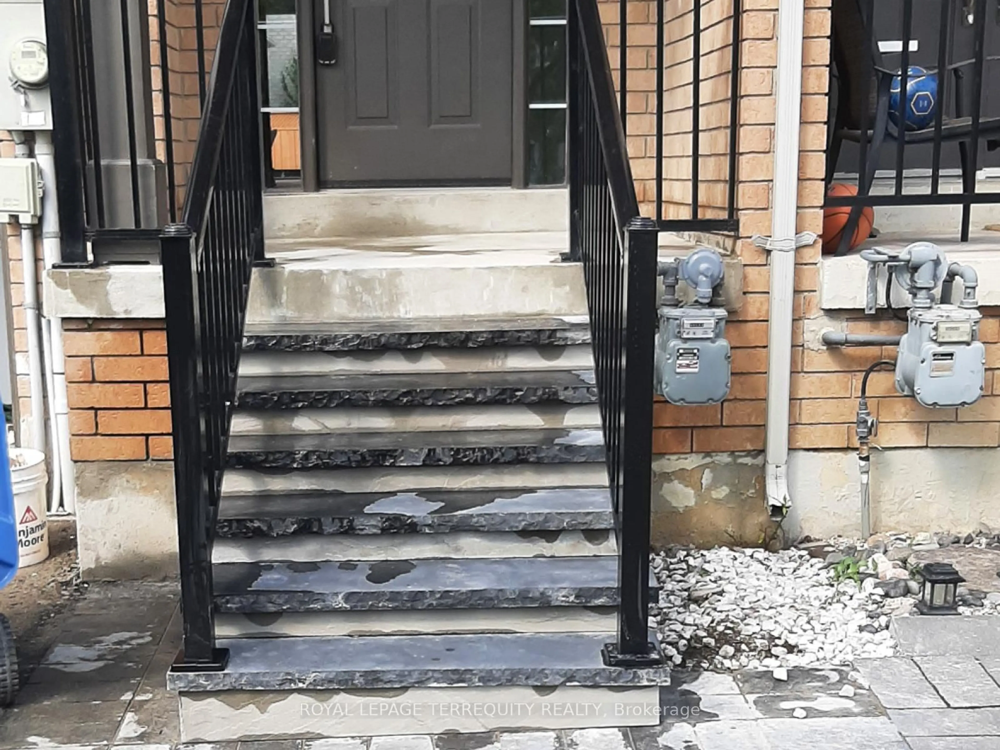 Stairs for 39 Frank Johnston Rd, Caledon Ontario L7E 2L5