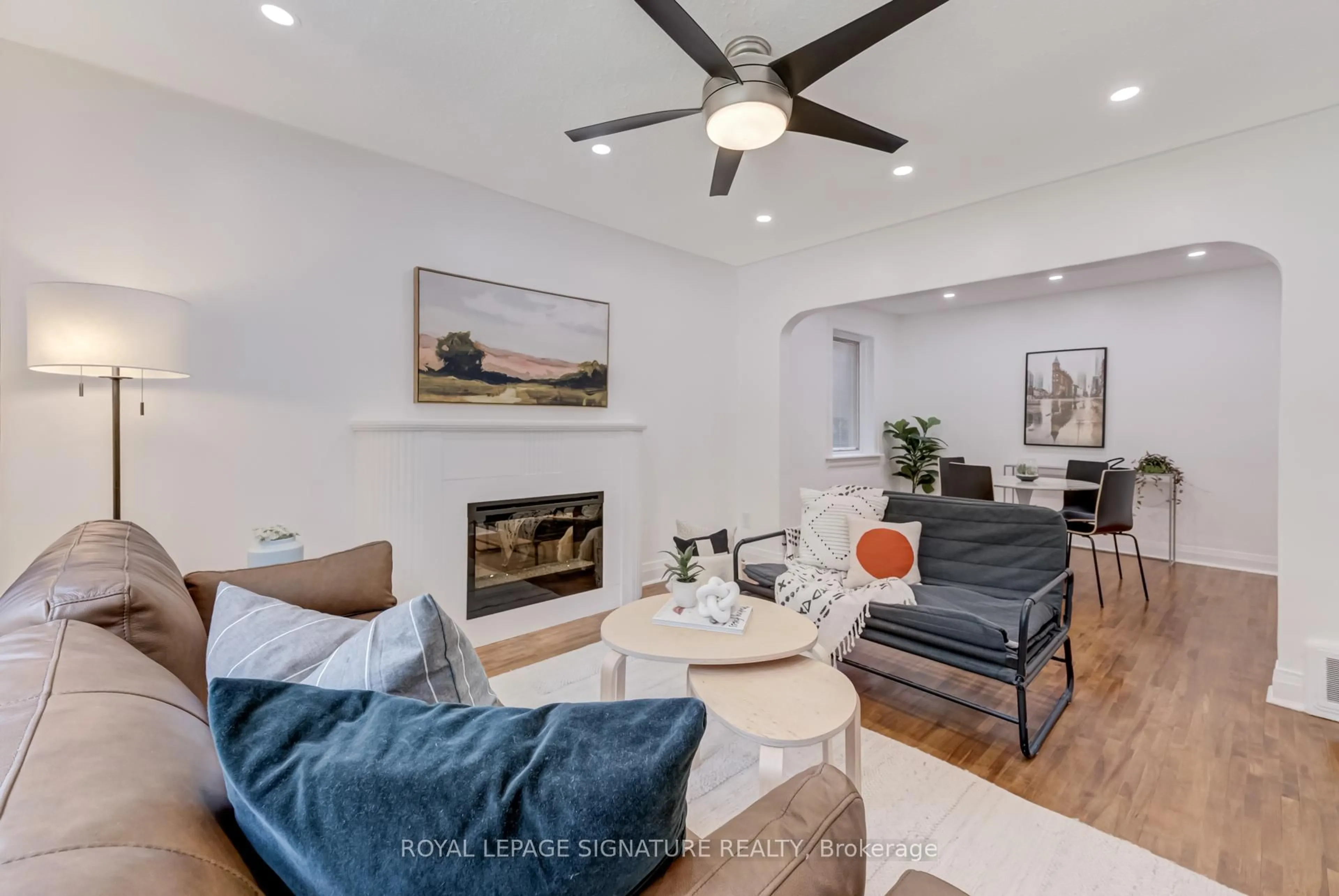 Living room with furniture, unknown for 33 Ash Cres, Toronto Ontario M8W 1E4