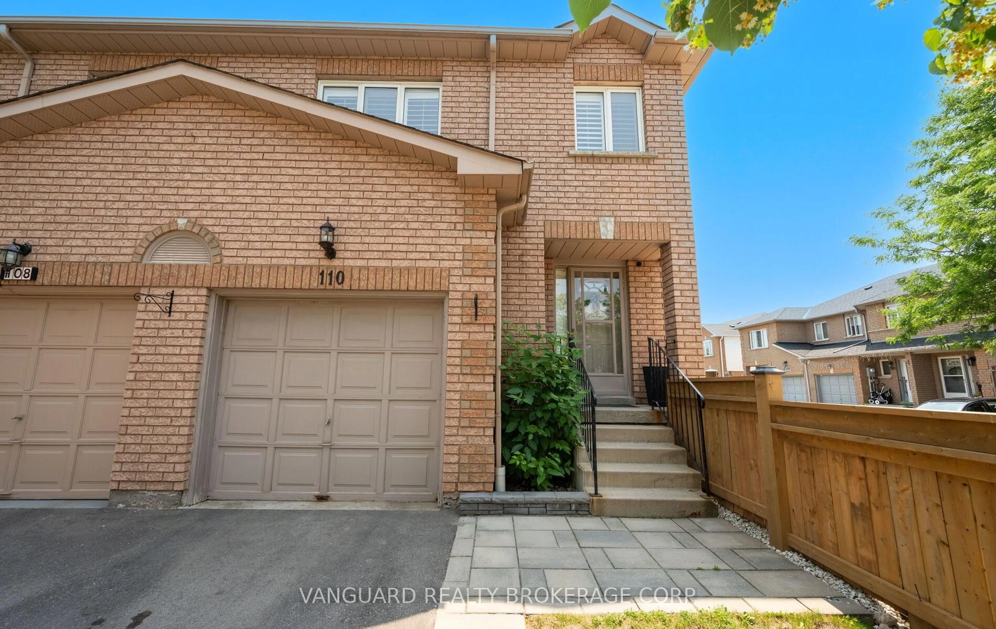 Home with brick exterior material, street for 200 Cresthaven Rd #110, Brampton Ontario L7A 1G5
