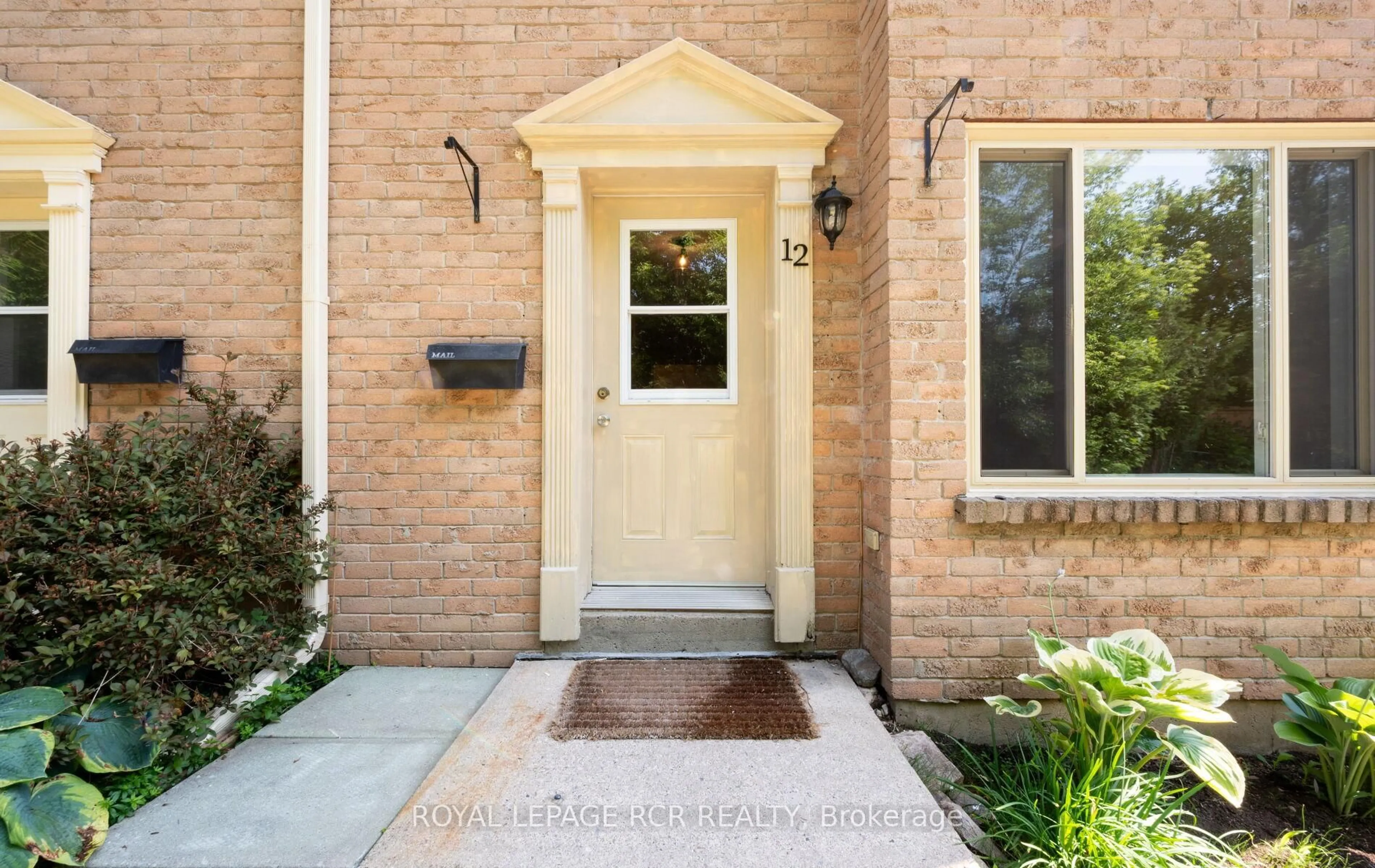 Indoor entryway for 4 Cedar Dr #12, Orangeville Ontario L9W 2X6