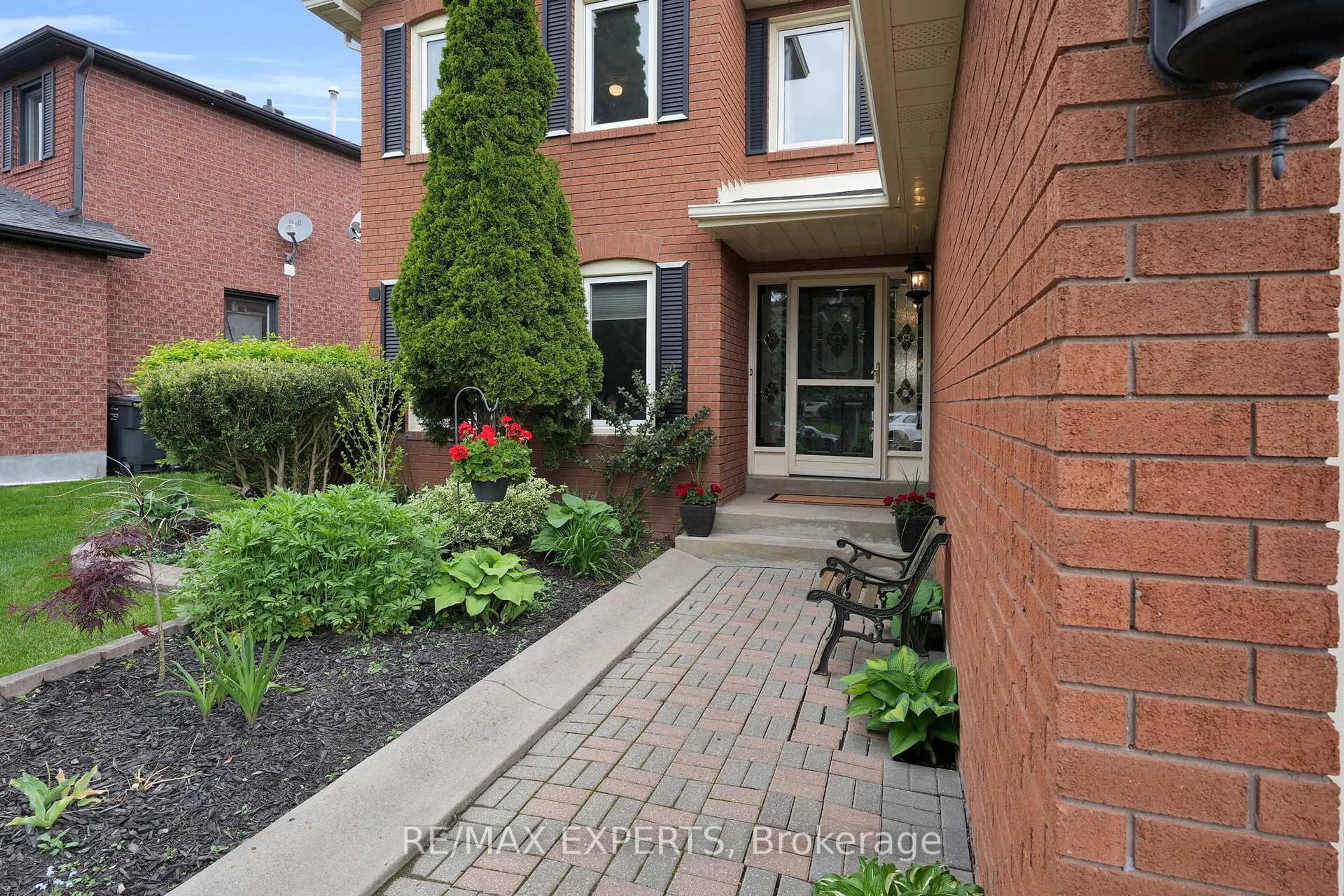 Home with brick exterior material, street for 60 Taylorwood Ave, Caledon Ontario L7E 1J5