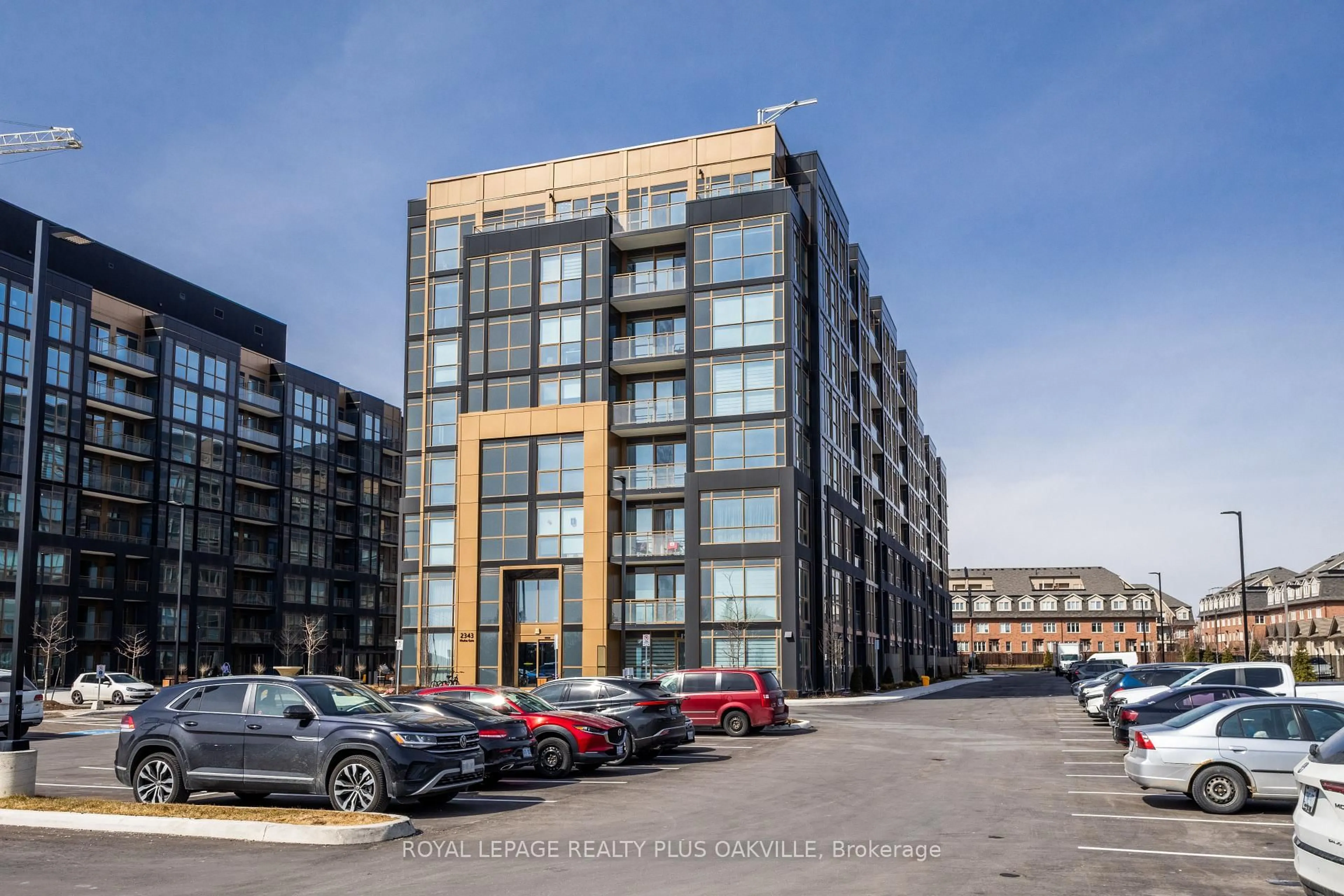 A pic from outside/outdoor area/front of a property/back of a property/a pic from drone, building for 2343 Khalsa Gate #330, Oakville Ontario L6M 4J2