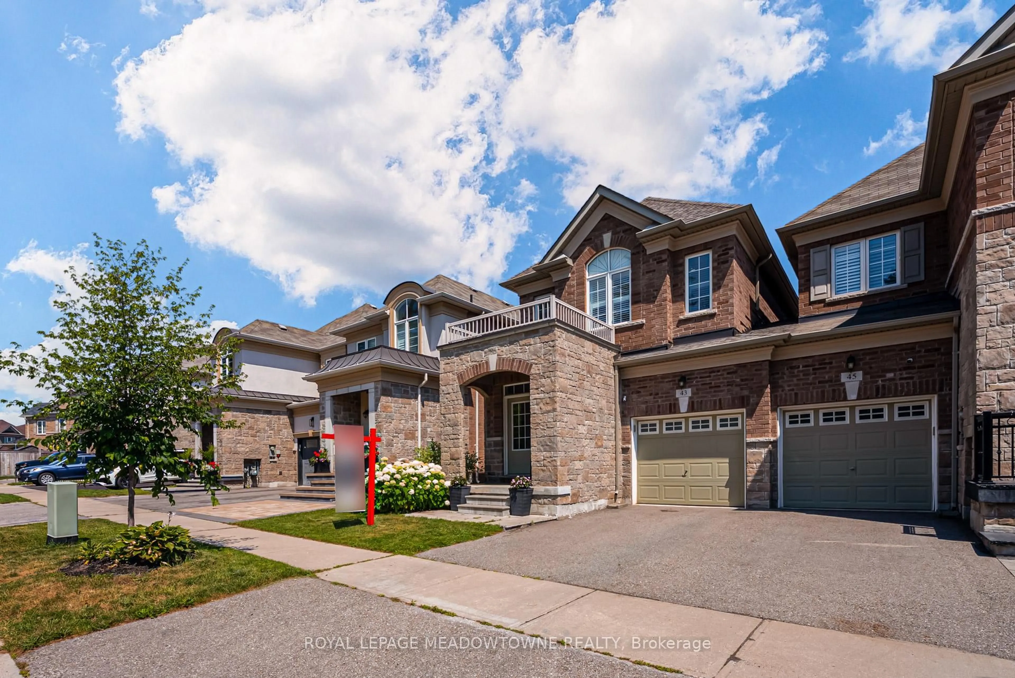 Home with brick exterior material, street for 43 Ridgegate Cres, Halton Hills Ontario L7G 4B6