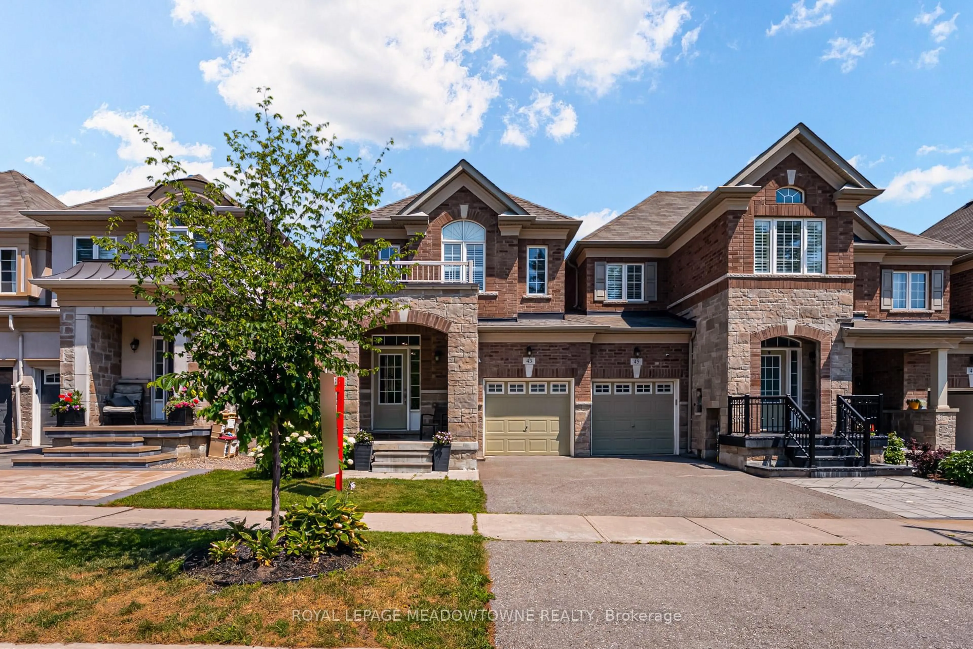 Home with brick exterior material, street for 43 Ridgegate Cres, Halton Hills Ontario L7G 4B6